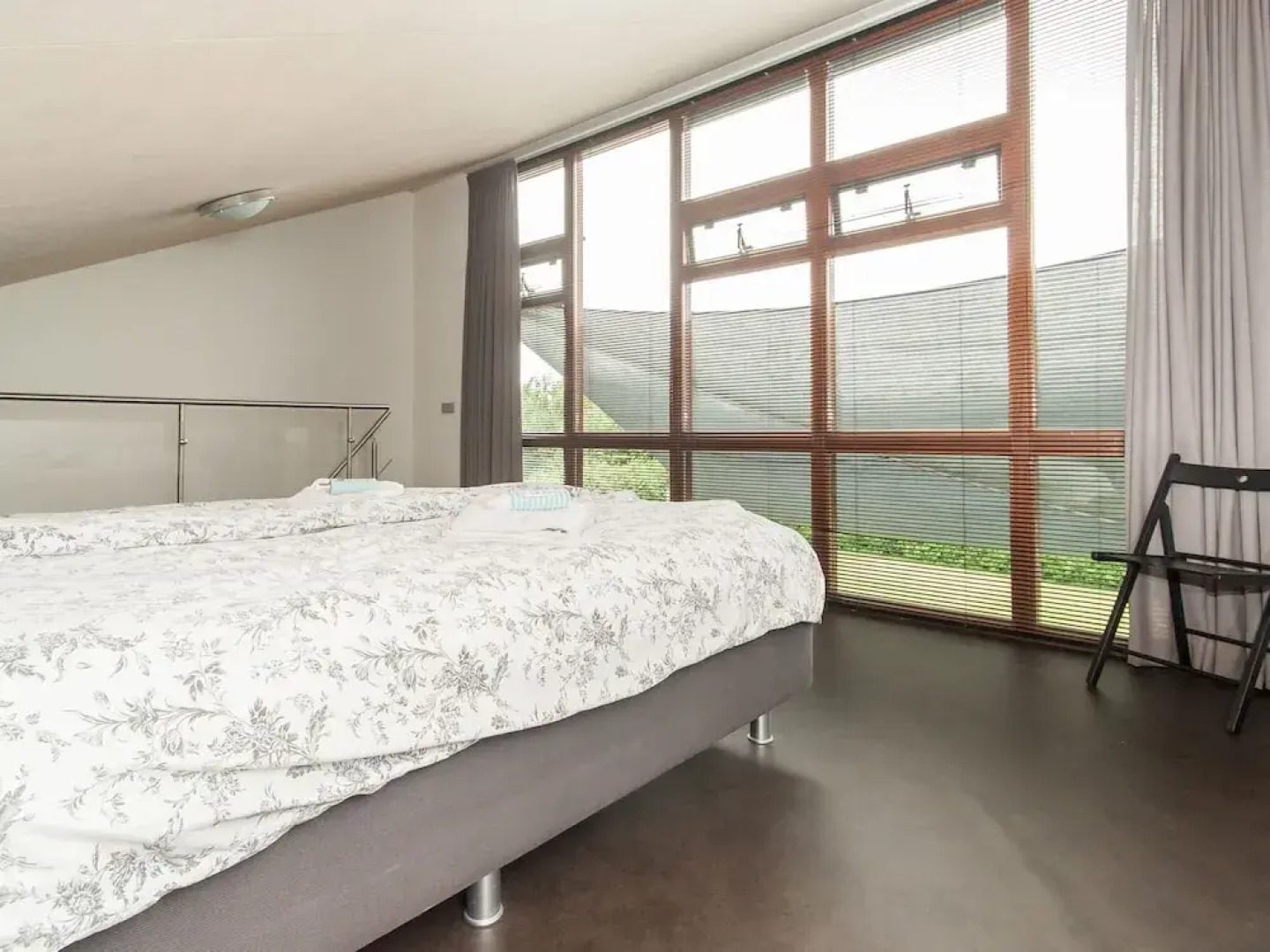 Modern Holiday Home Between Schoorl and Bergen