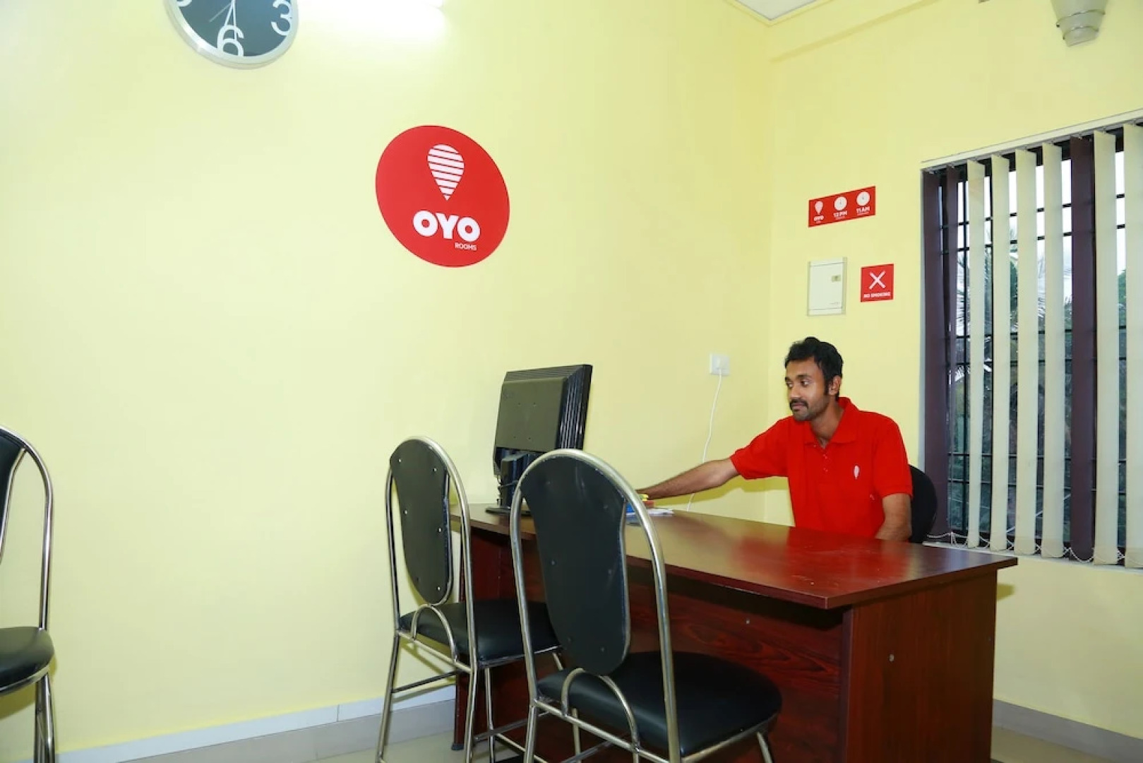 OYO 8273 Diamond Inn