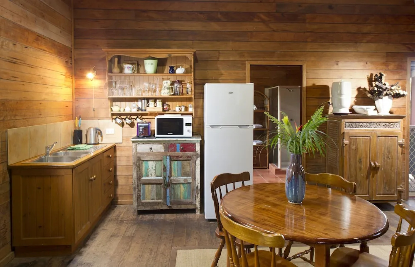 Glasshouse Mountains Ecolodge