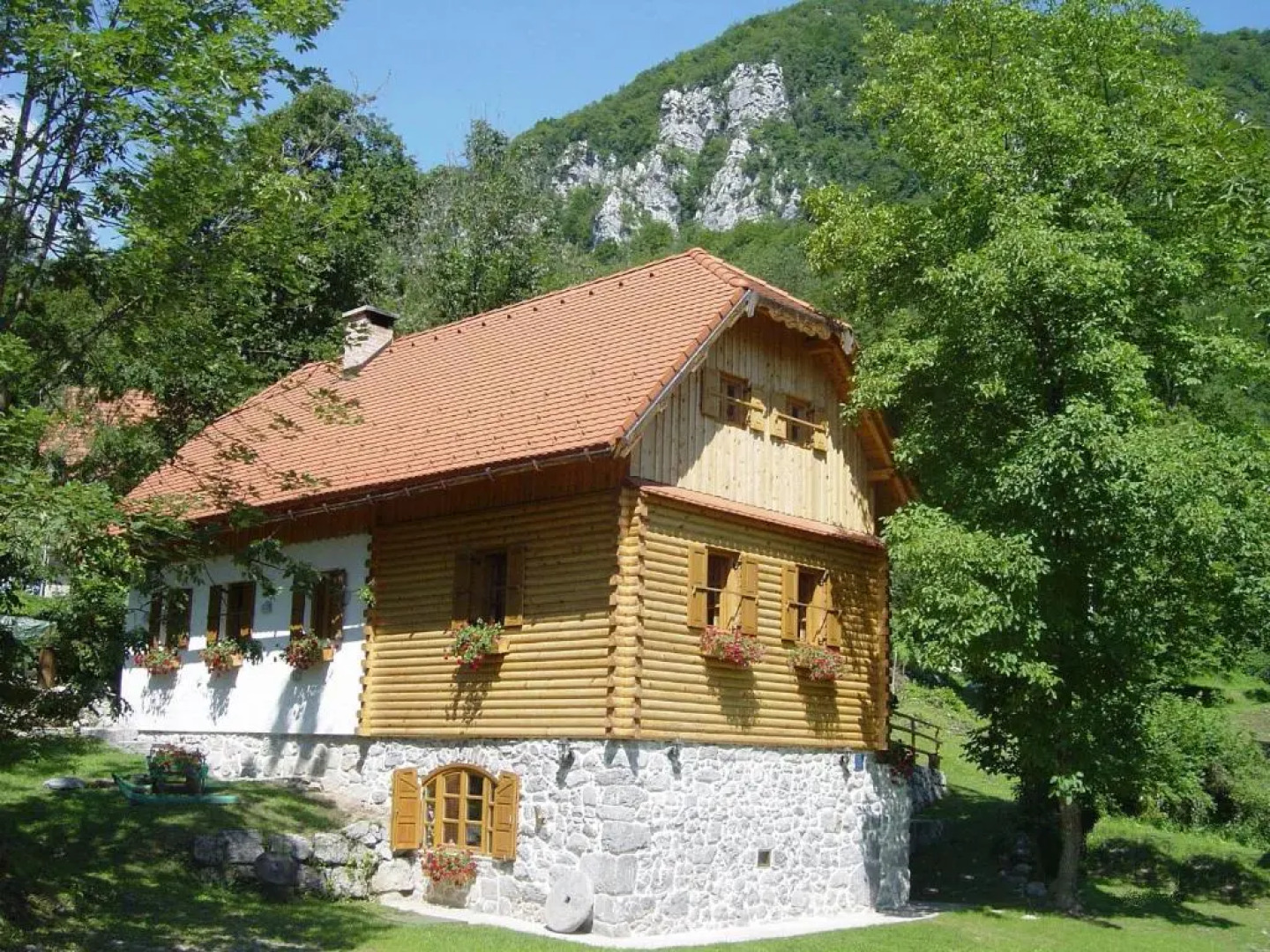 Holiday House Sobol