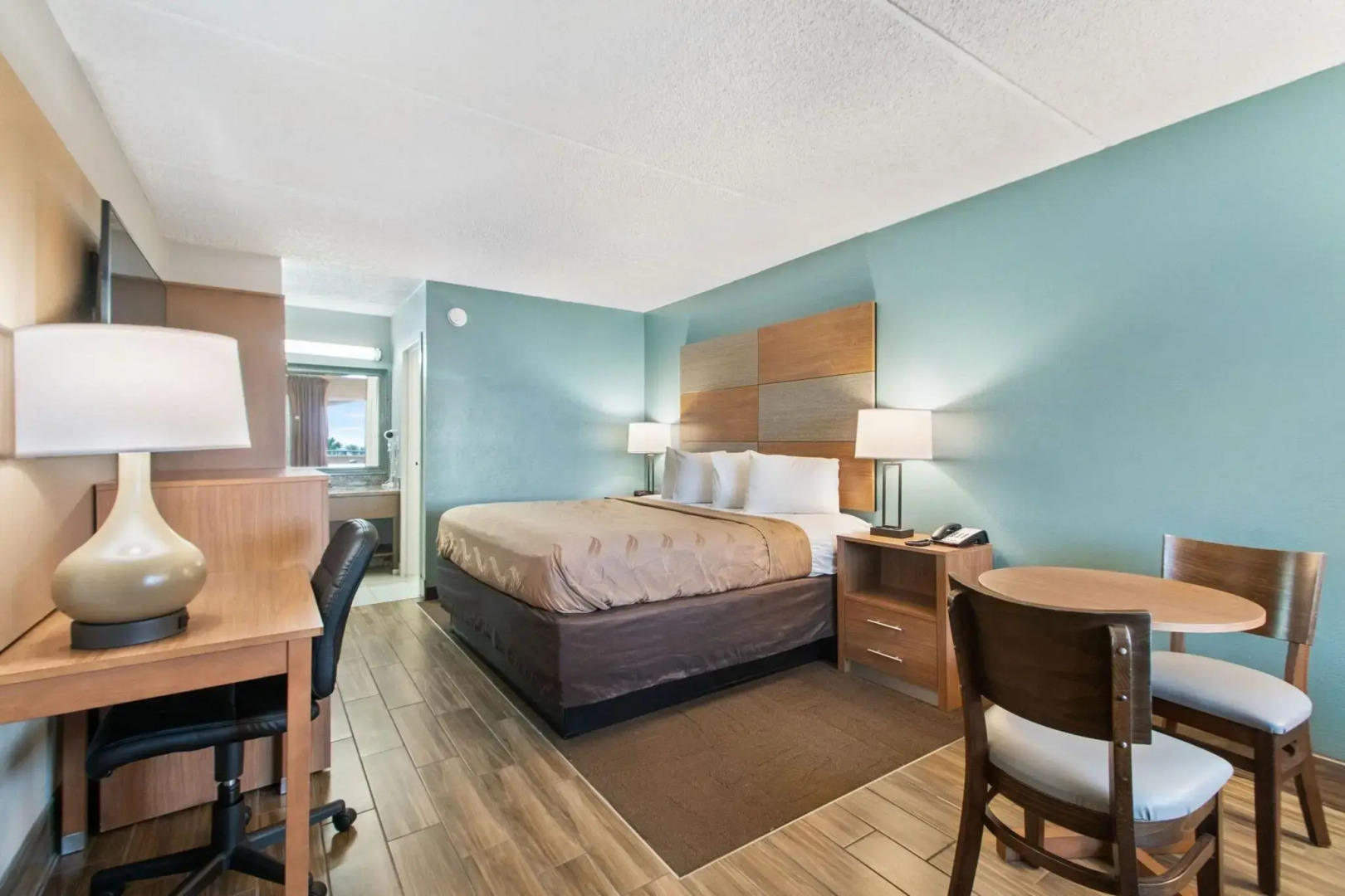 Clarion Pointe Galveston - Beachfront