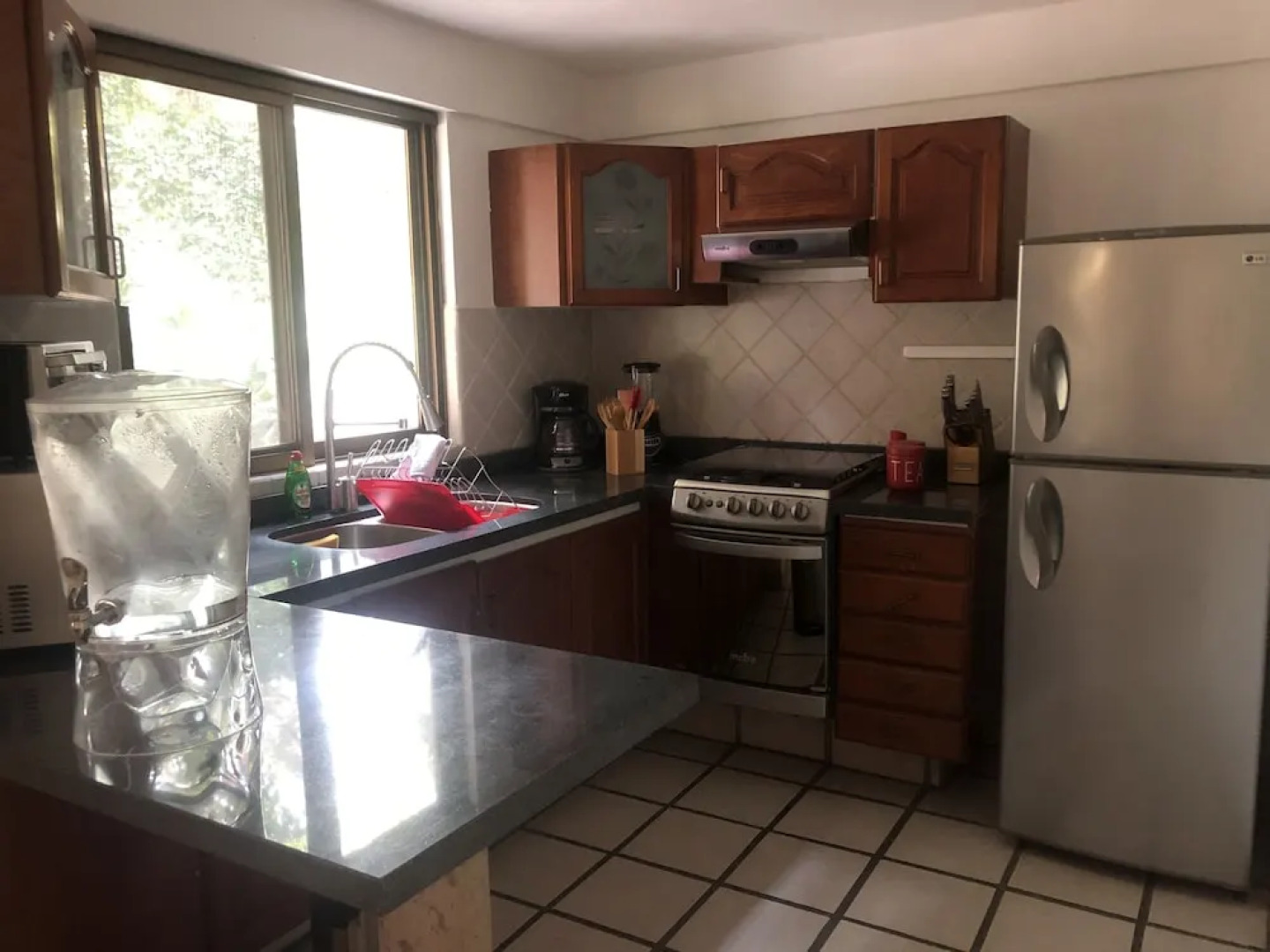 El Jardín De En Medio