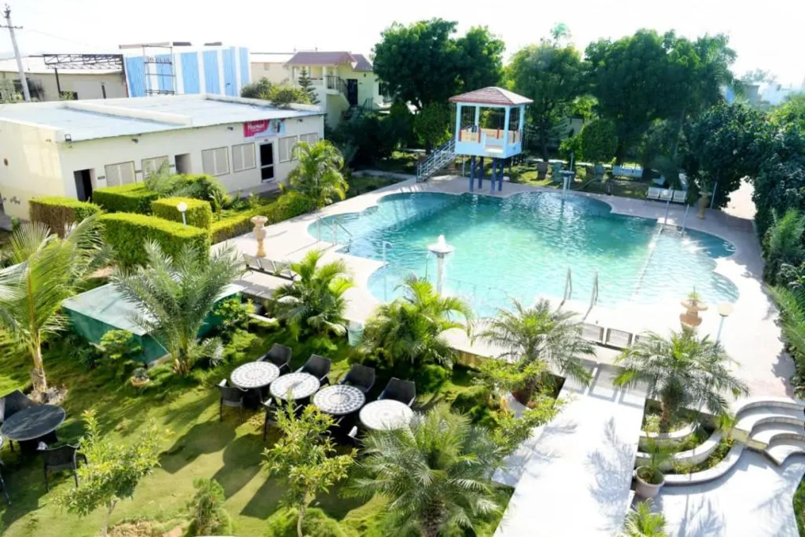 Hotel Rani Bagh Resort