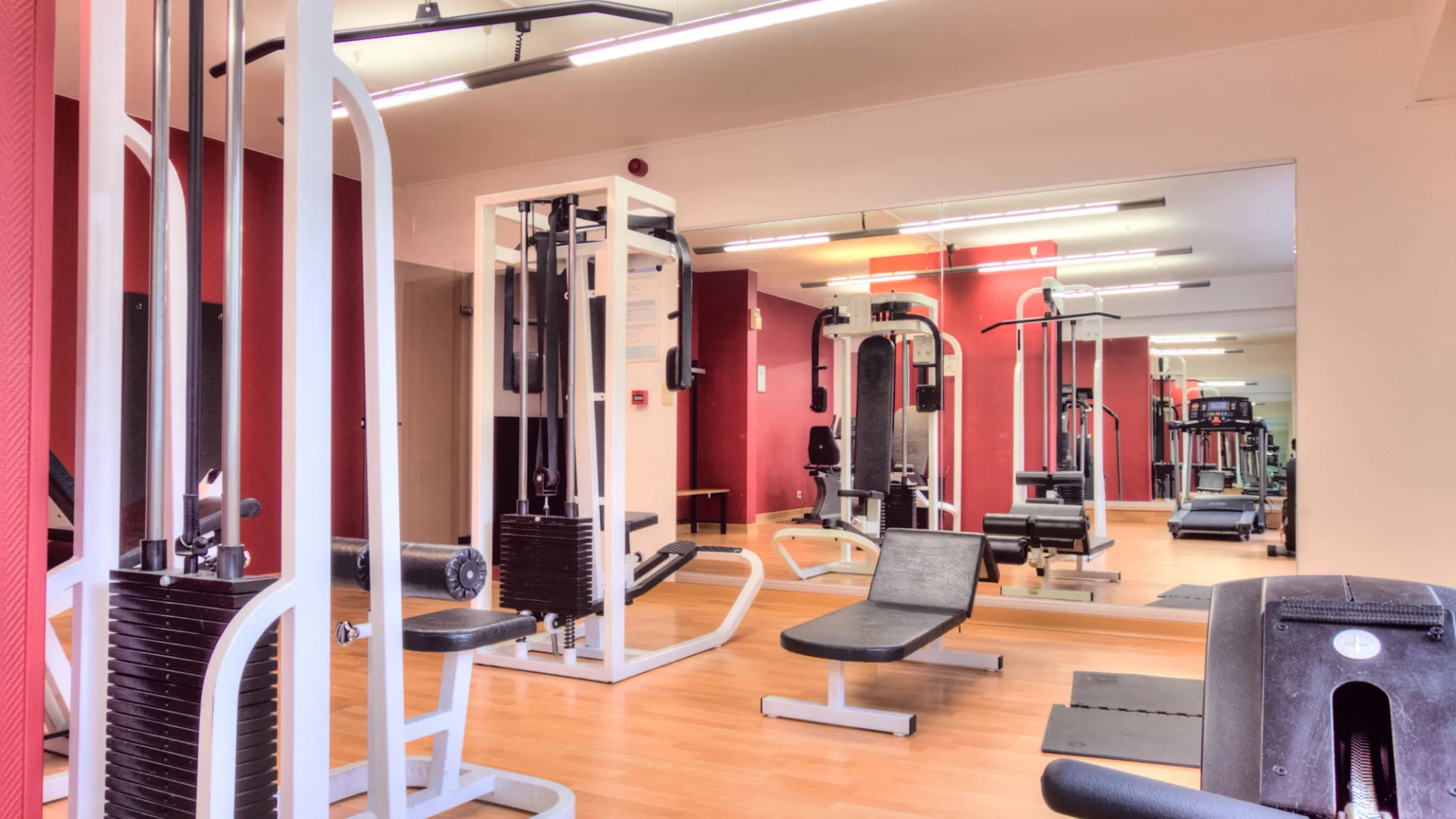 Hotel & Aparthotel Casteau Resort Mons