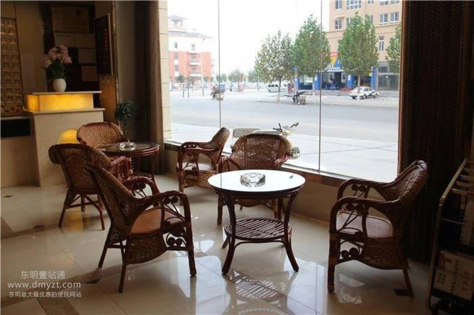 Dushi Yizhan Business Hotel