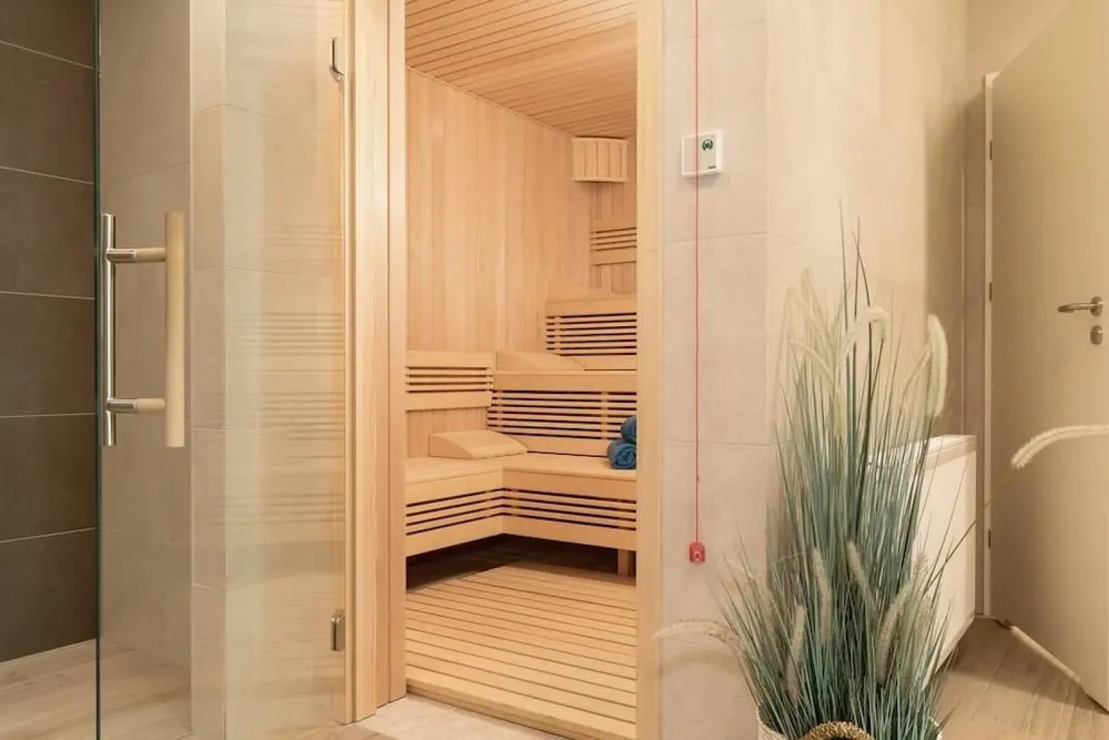 Aquamarina Onyx Apartments by Renters