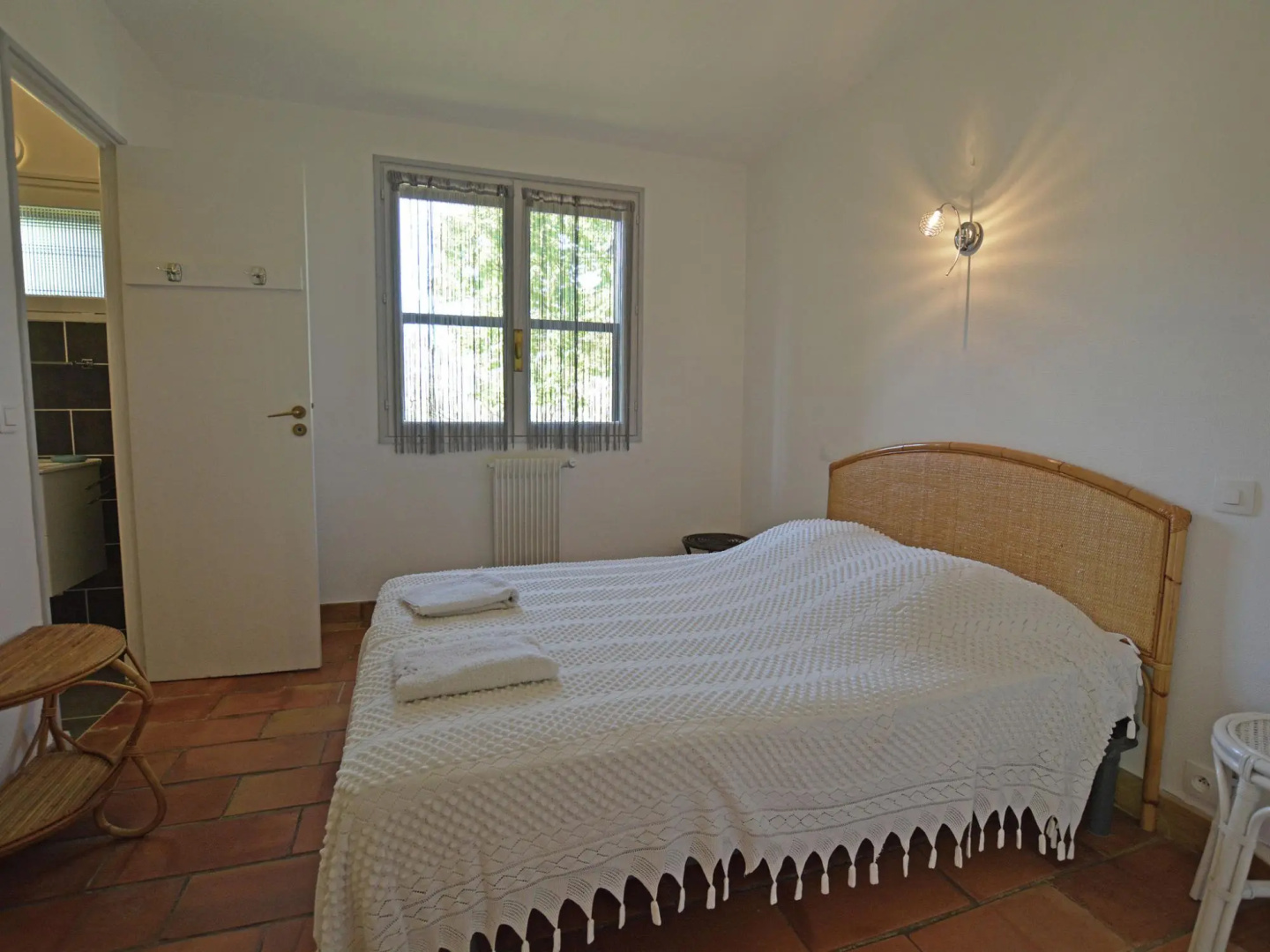Cushy Villa in Vergèze With Fenced Garden, Terrace, Barbecue