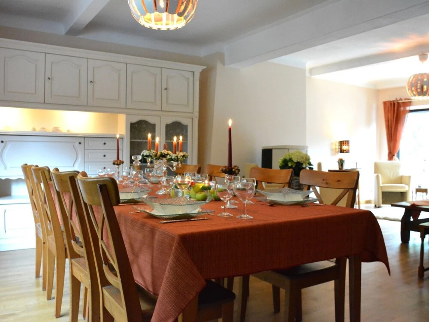 Chalet Renovated with Great Care, Large Garden, Direct Access To the River