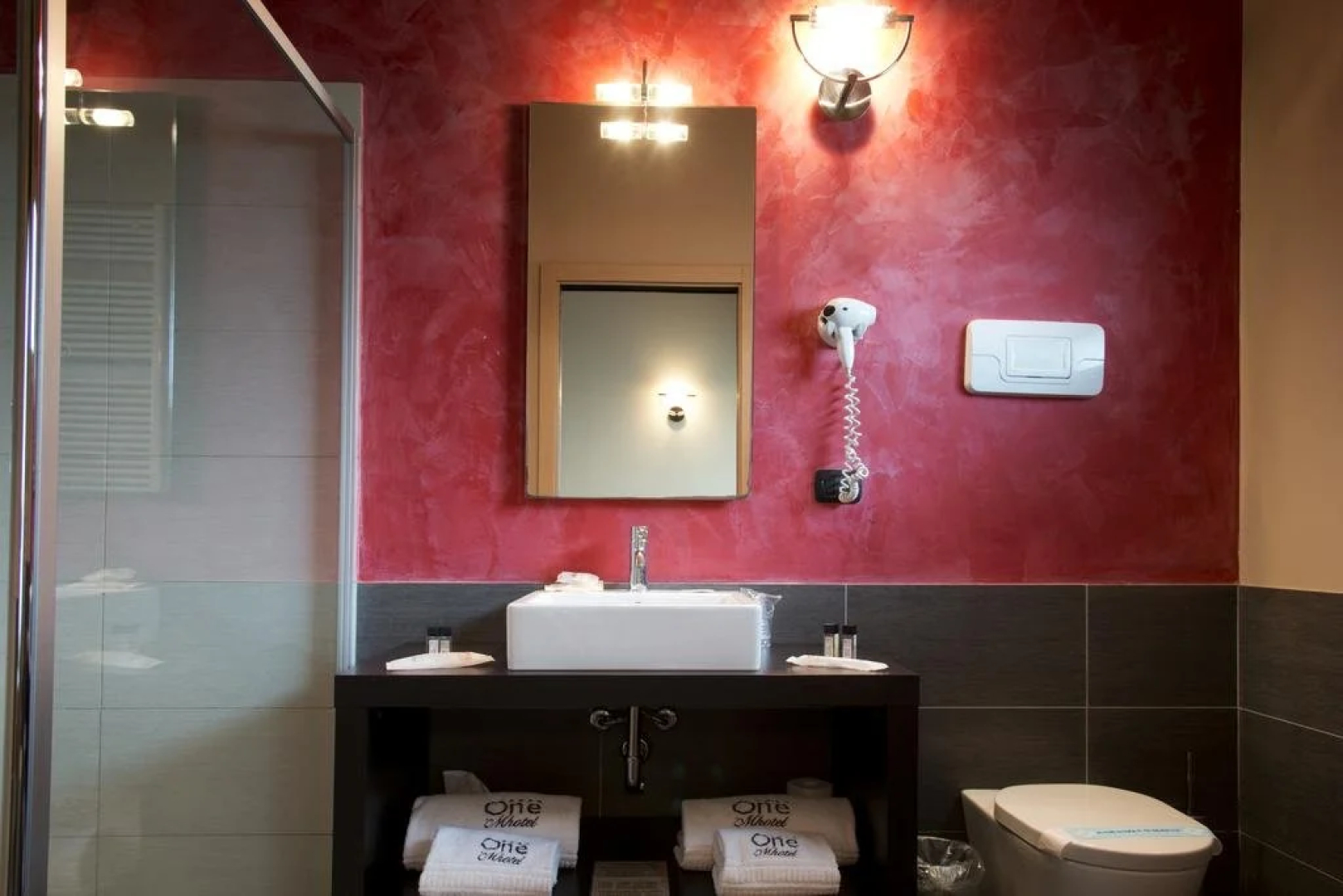 OneMhotel