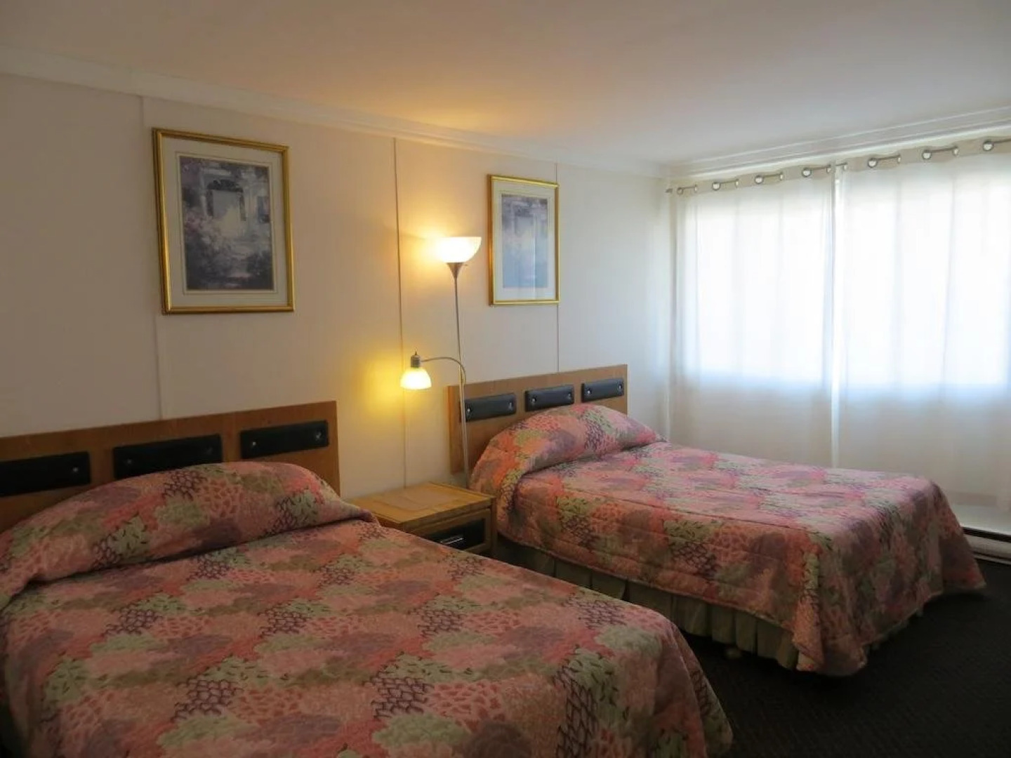 Peterboro Express Inn