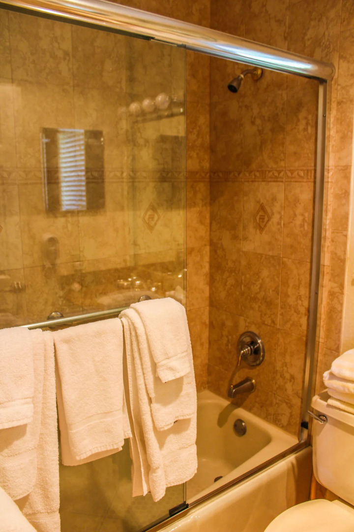 Hollywood Sands Resort