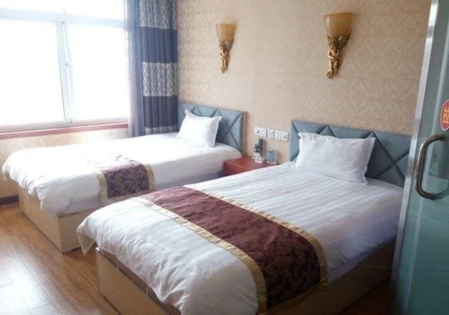 Yanling Hongtai Business Hotel