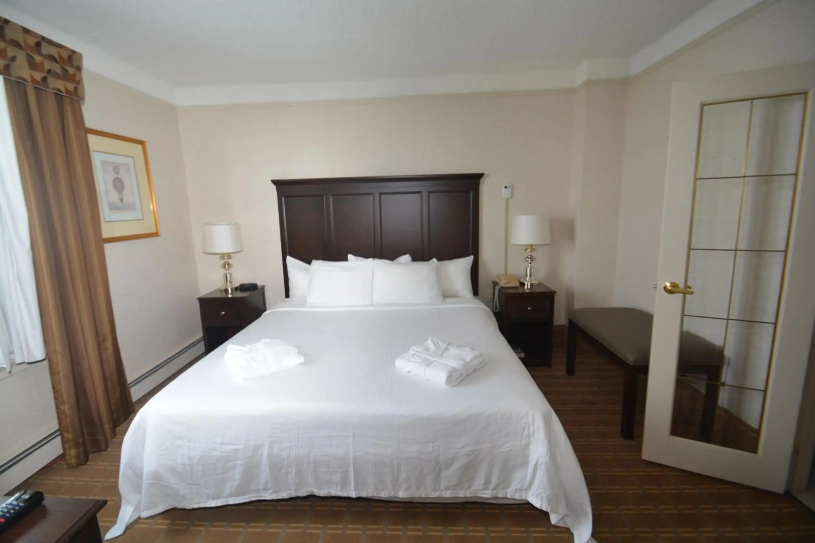 Prince Arthur Waterfront Hotel & Suites