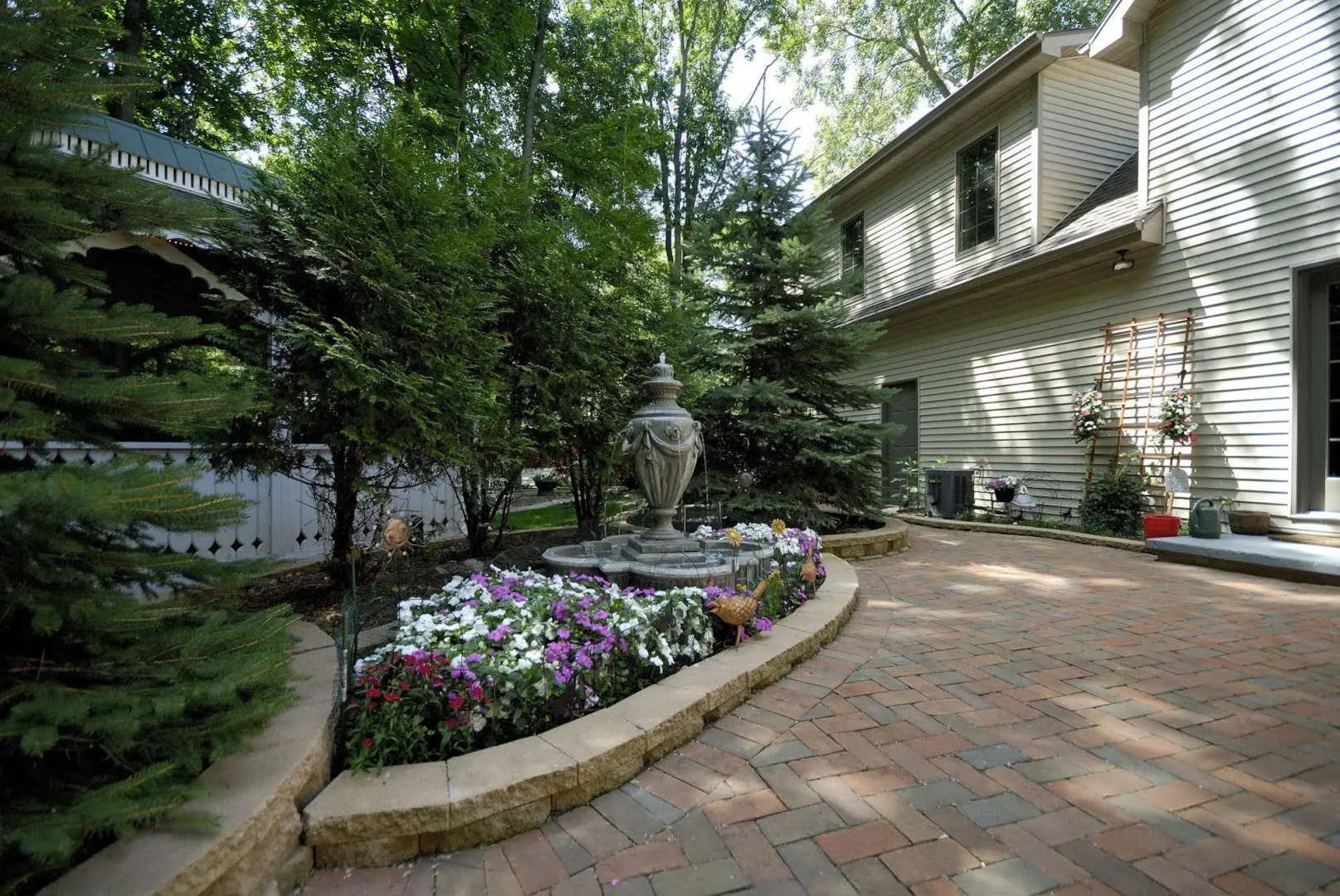 The Roost Bed and Breakfast