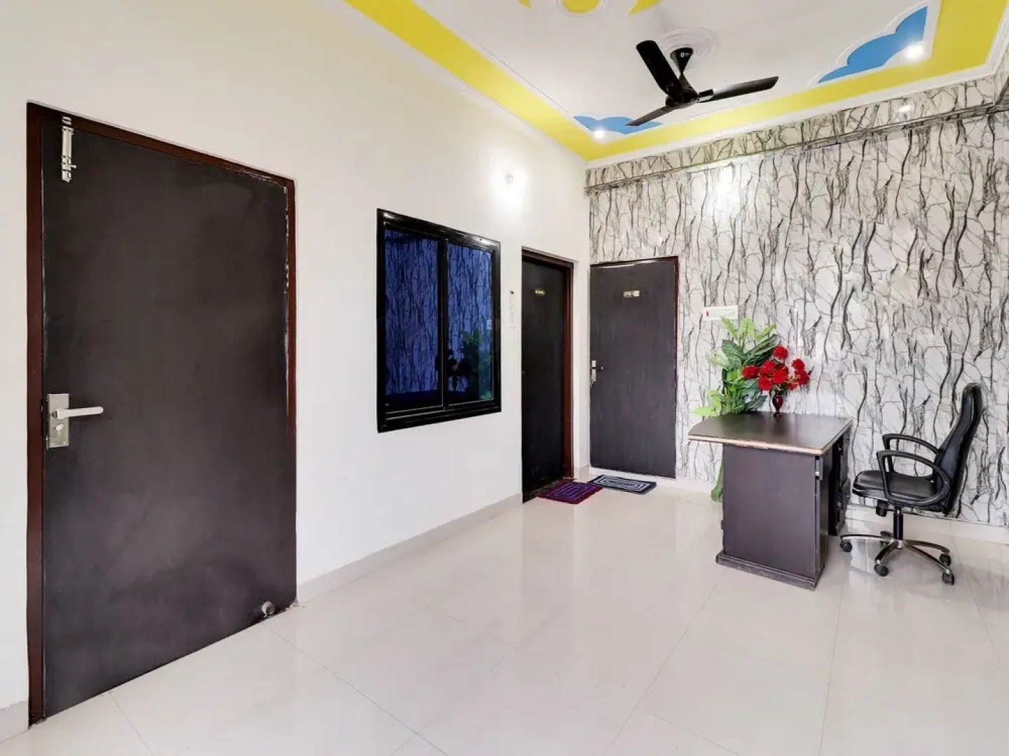 OYO 45399 Hotel Legacy Rbl