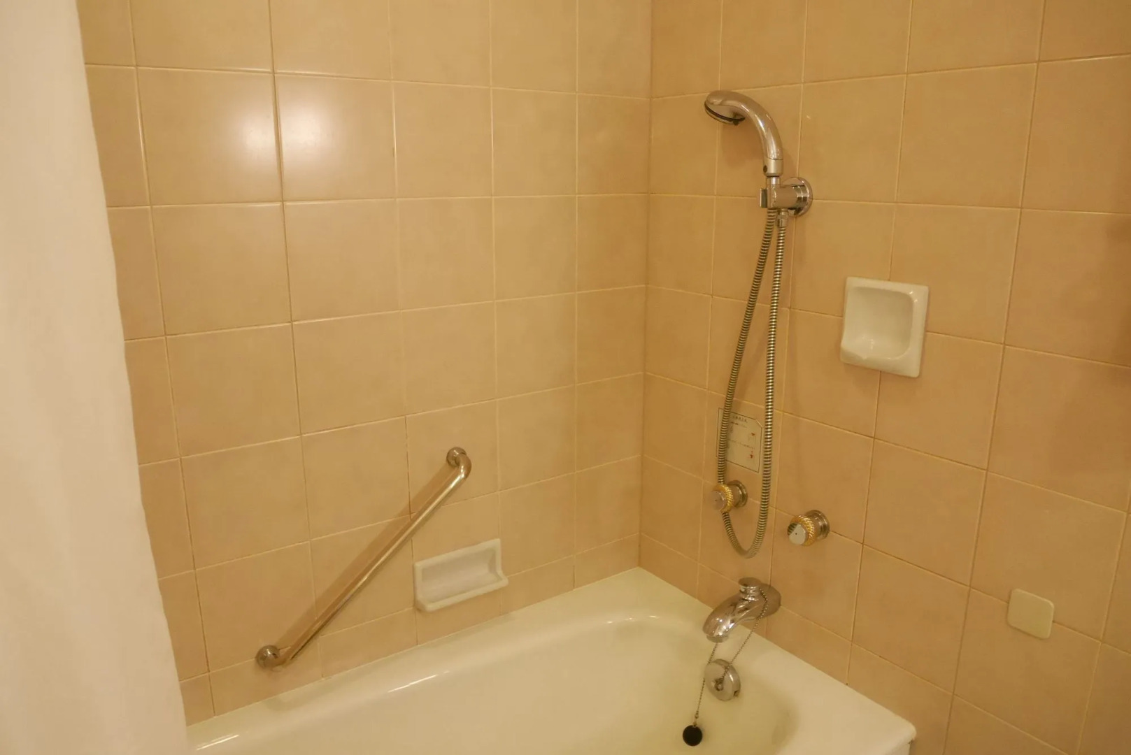 Отель Yokohama Royal Park