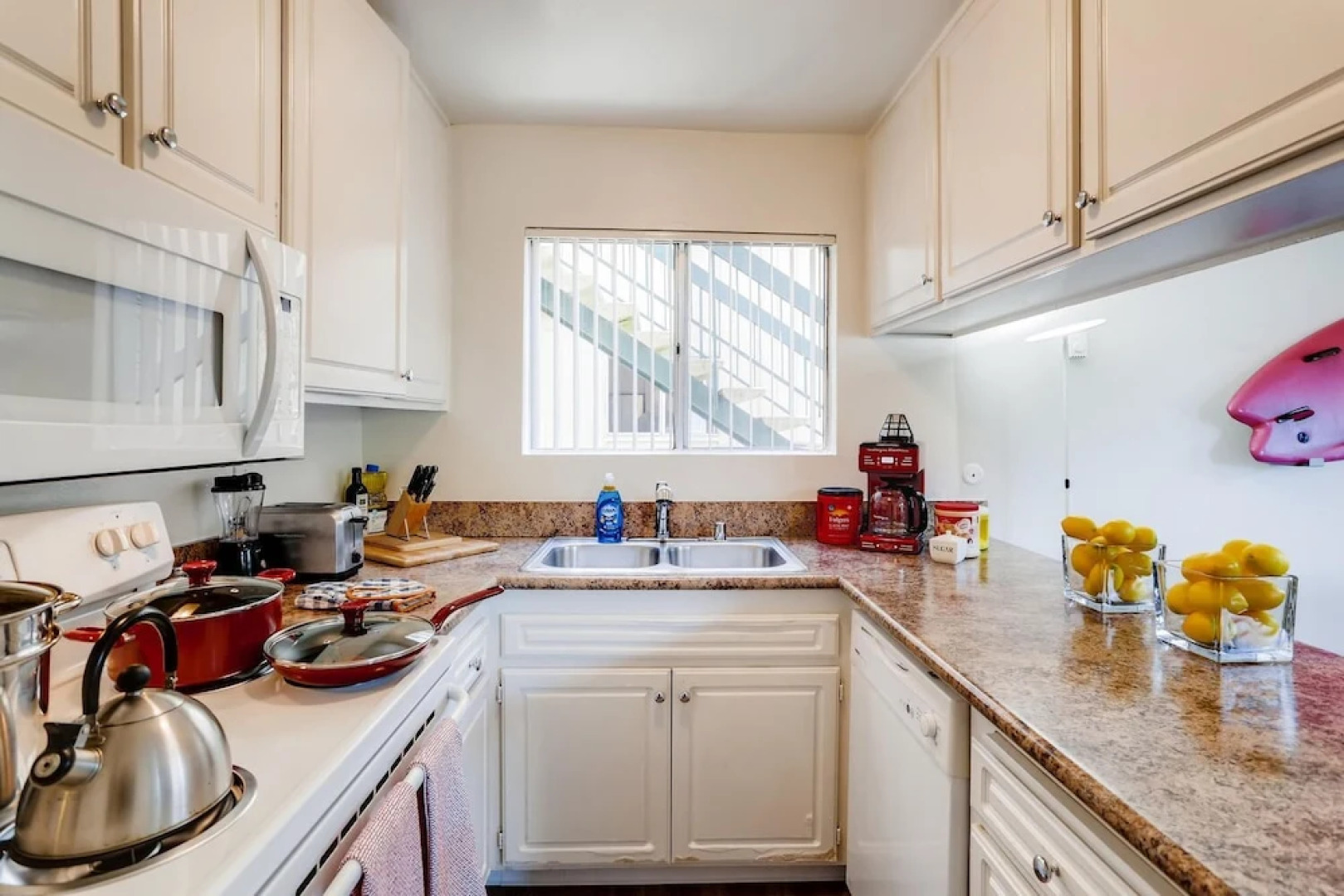 Private Entrance - 2BR Next To Ritz Carlton - Walk Down to Ocean! (MB1)