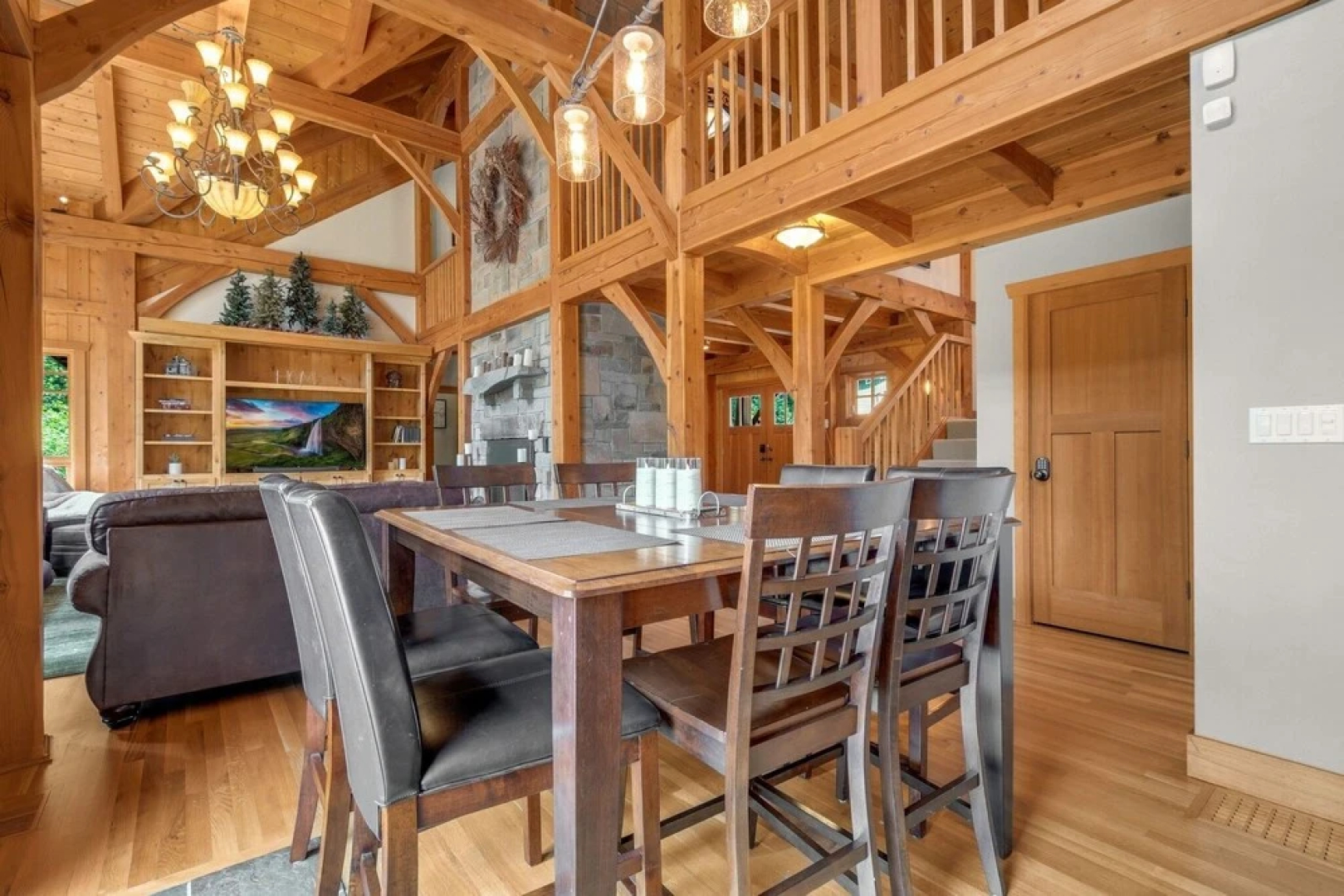 Maple Hill Lodge 3 Bedroom Home by RedAwning