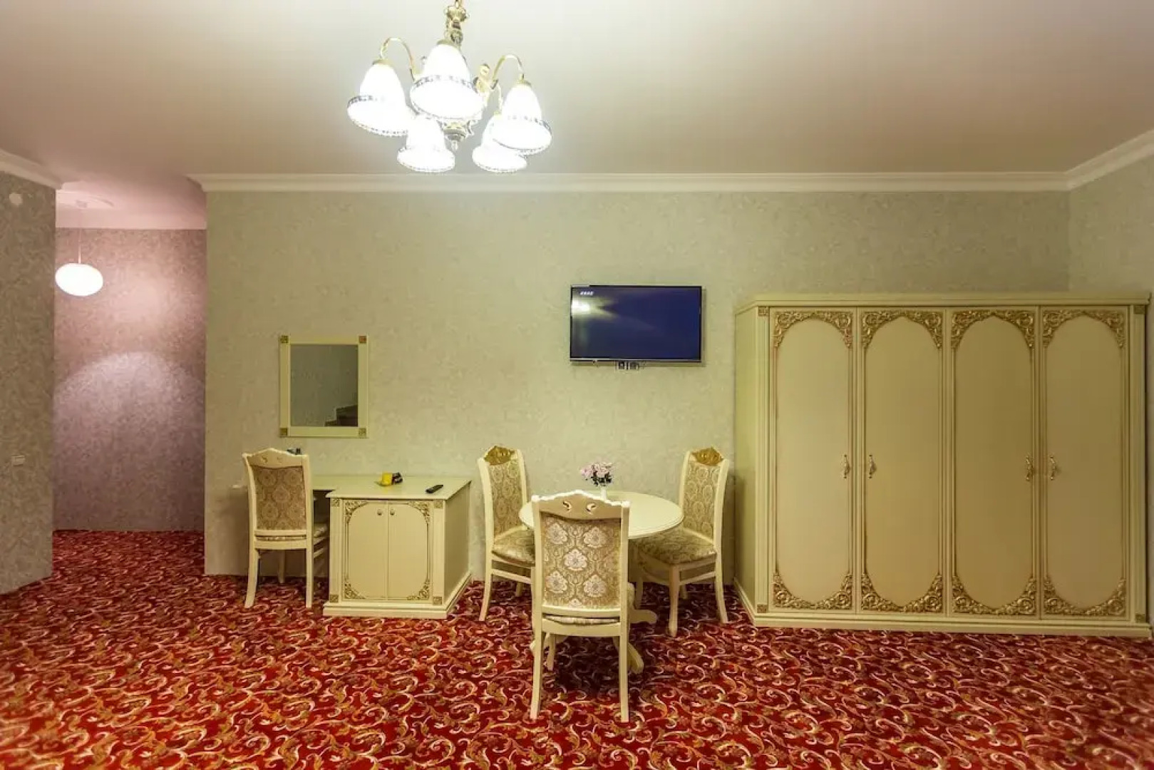 Отель Iva Old City