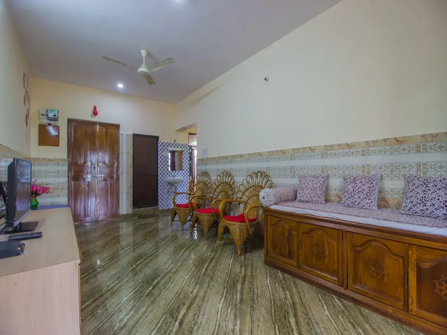 OYO 15804 Home Spacious 2BHK Near Mall De Goa