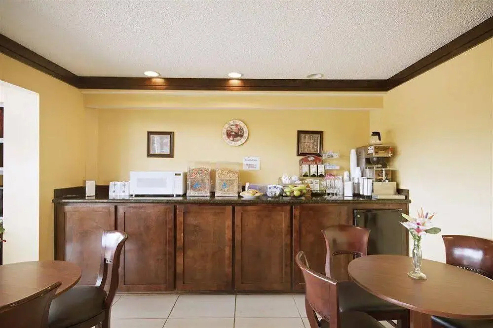 Americas Best Value Inn Savanna