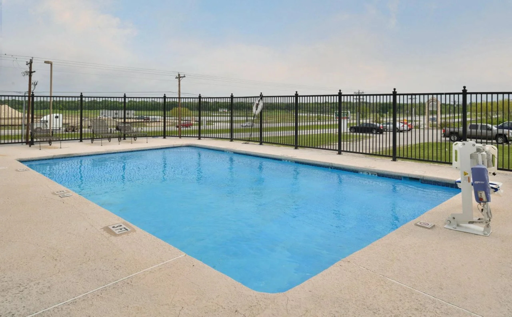 Red Roof Inn & Suites Austin East - Manor