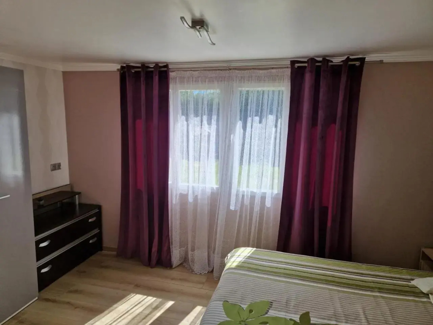 Maisonnette avec la terrasse