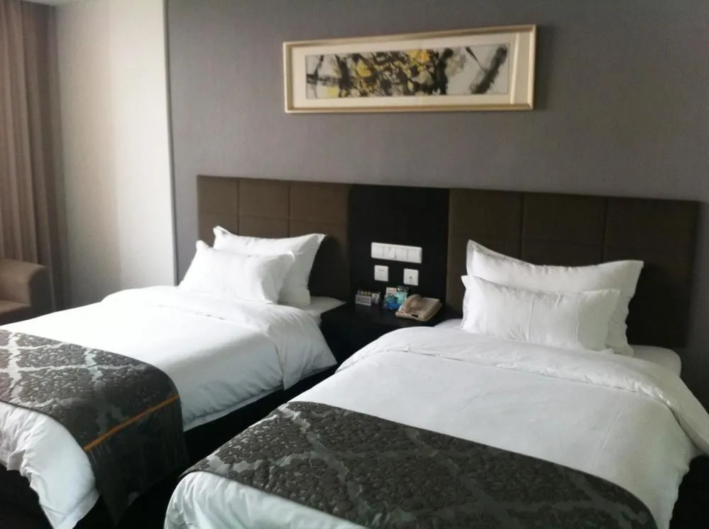 Helen The First Hotel- Mengzi