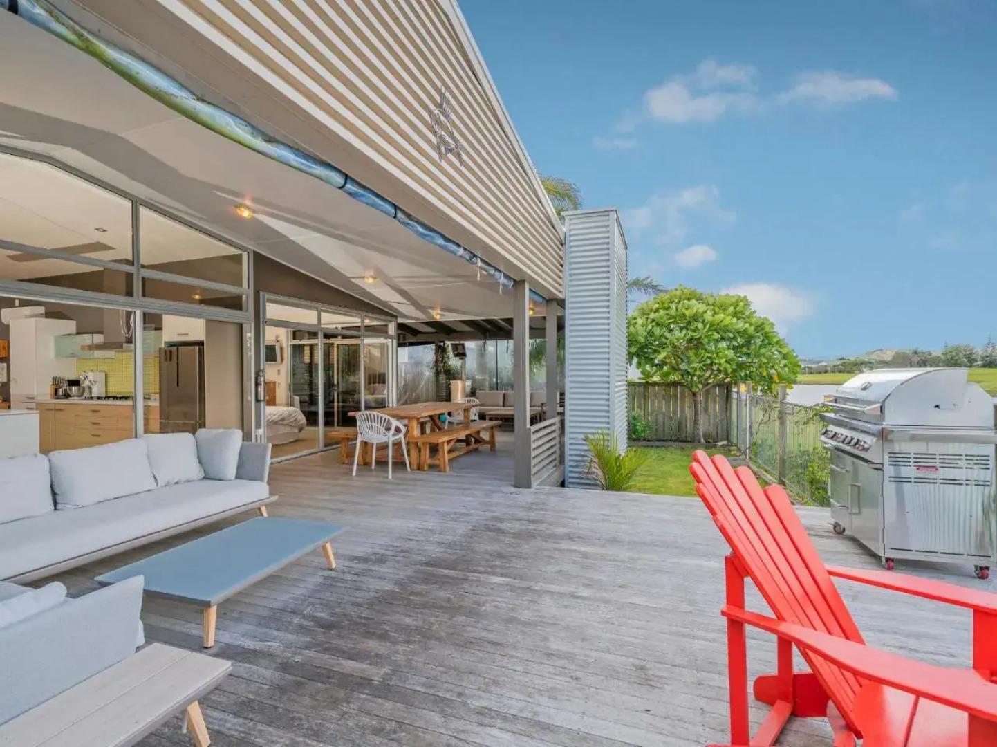Sanctuary By The Water - Matarangi Holiday Home
