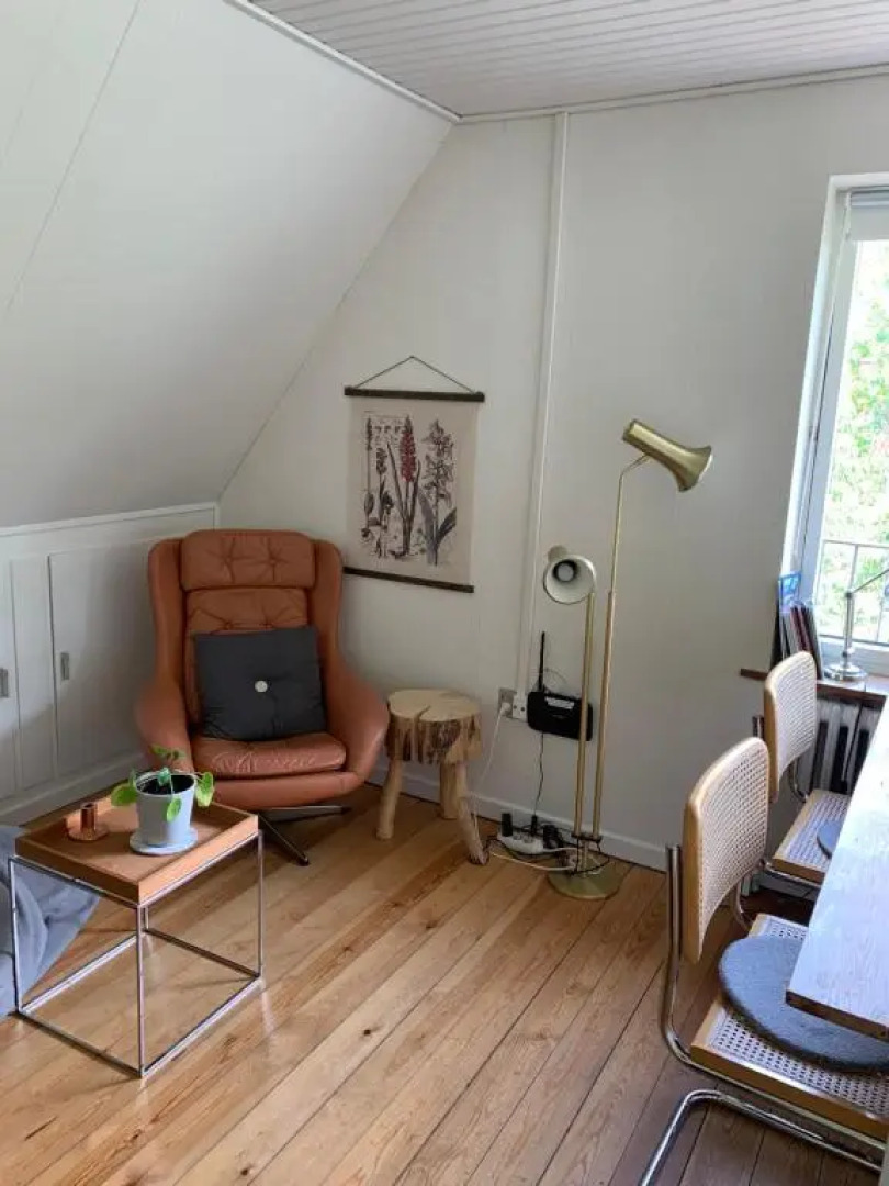 Selvbetjent lejlighed i centrum ved åen