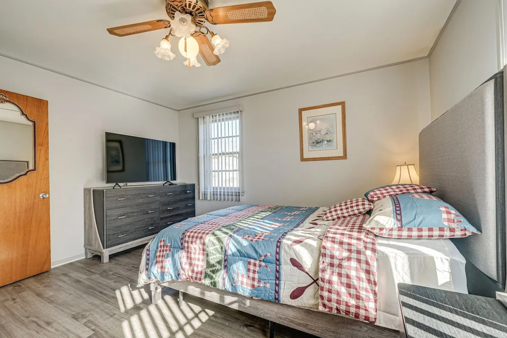 Sneads Ferry Vacation Rental - Walk to Boat Ramp!