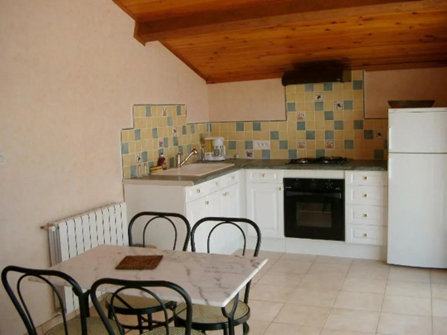 Gîte Sainte-Foy-Saint-Sulpice, 1 pièce, 2 personnes - FR-1-496-47