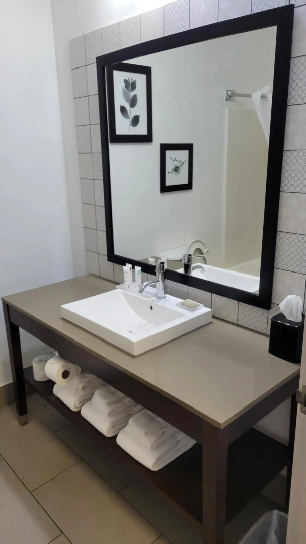 Country Inn & Suites by Radisson, McDonough, GA