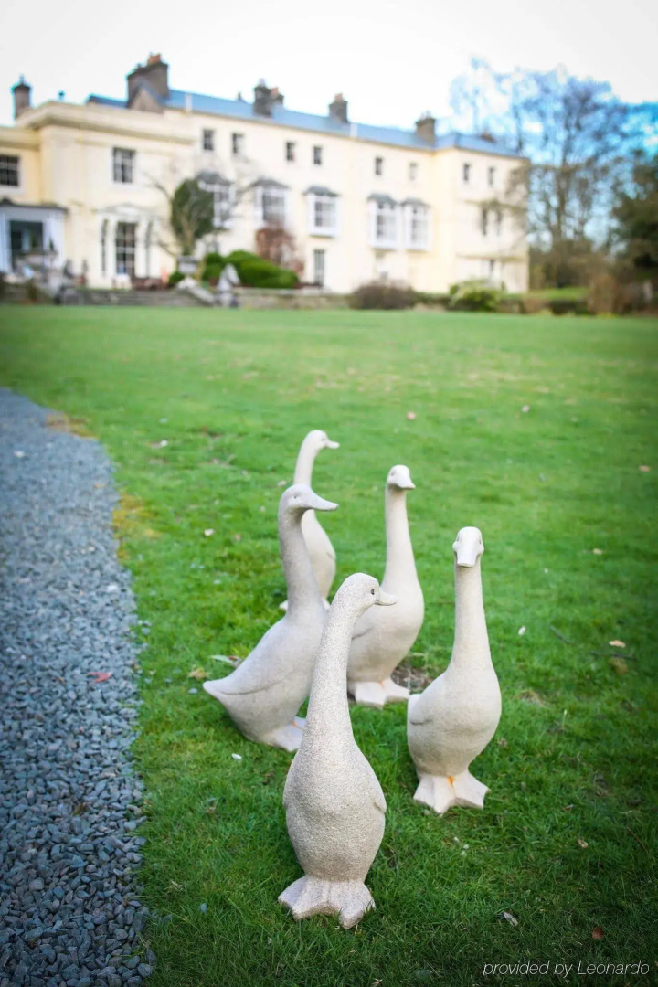 Storrs Hall Hotel
