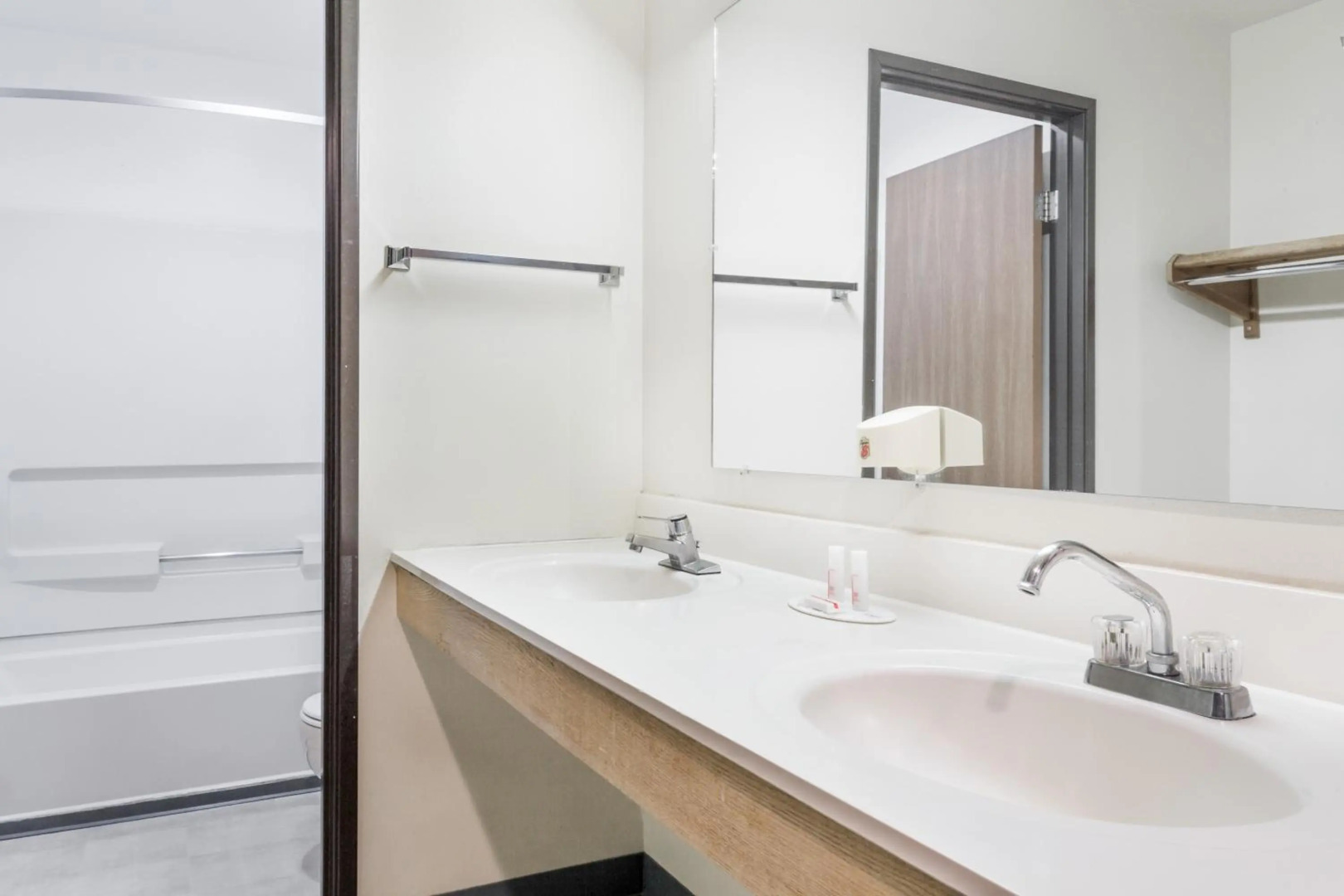 Отель Dwaraka The Royal Villas