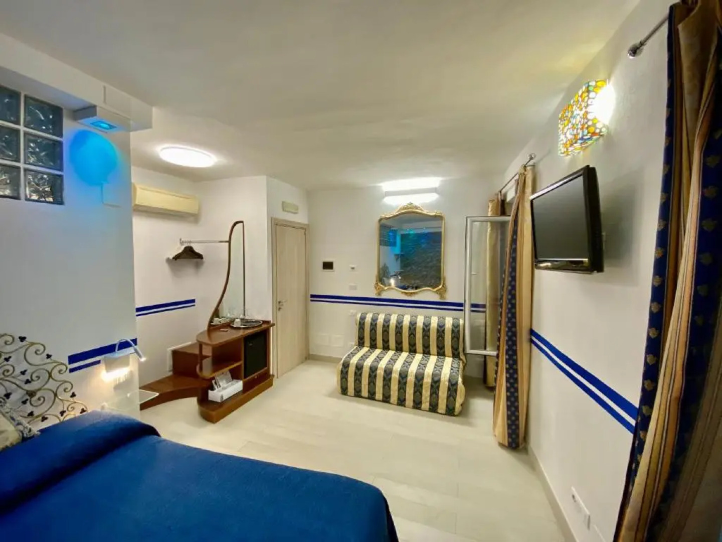 Giovanni Rooms Manarola