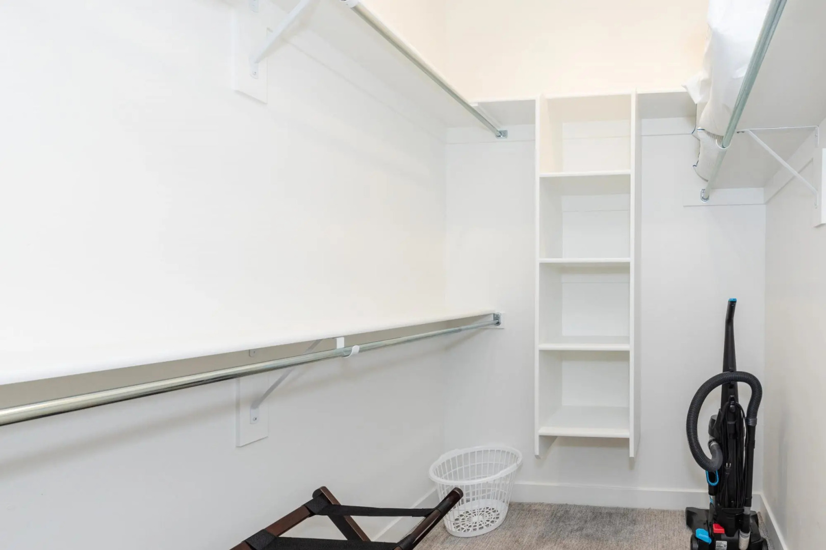 Family Friendly / Ping Pong / Trailer Parking / EV