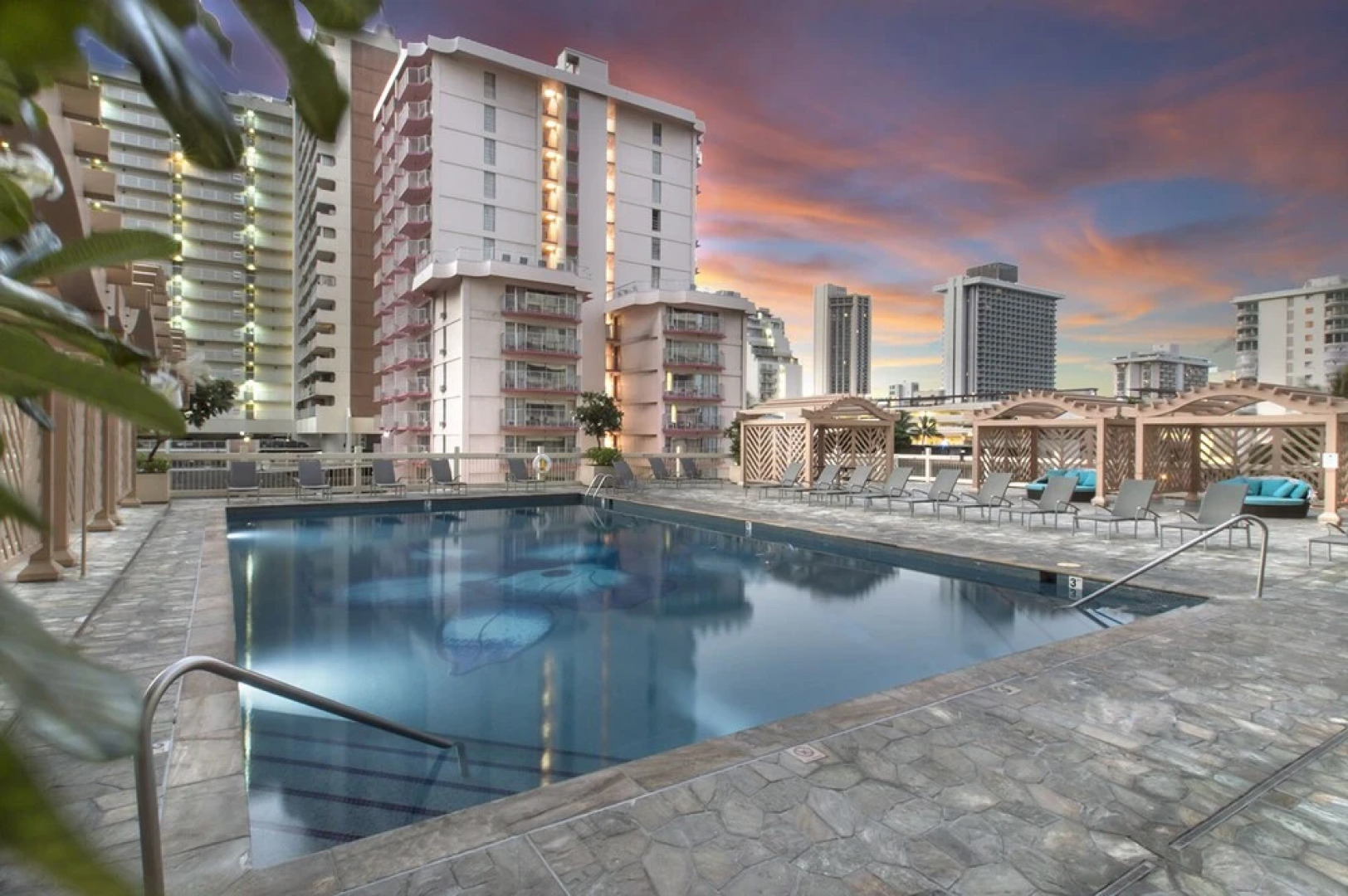 Island Colony 807 - Studio condo by RedAwning