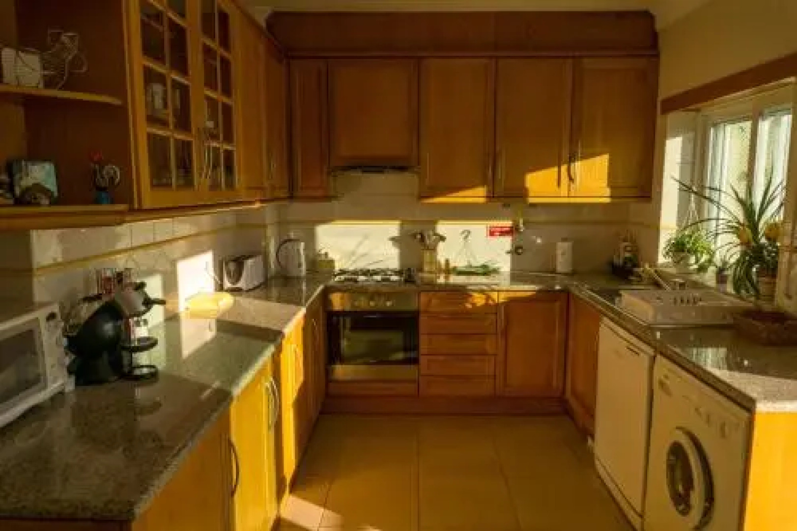 Sun & Wave Apartment