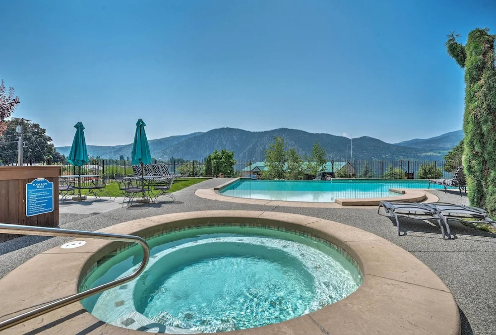 Lake Chelan Condo w/ Resort Pool & Hot Tub!