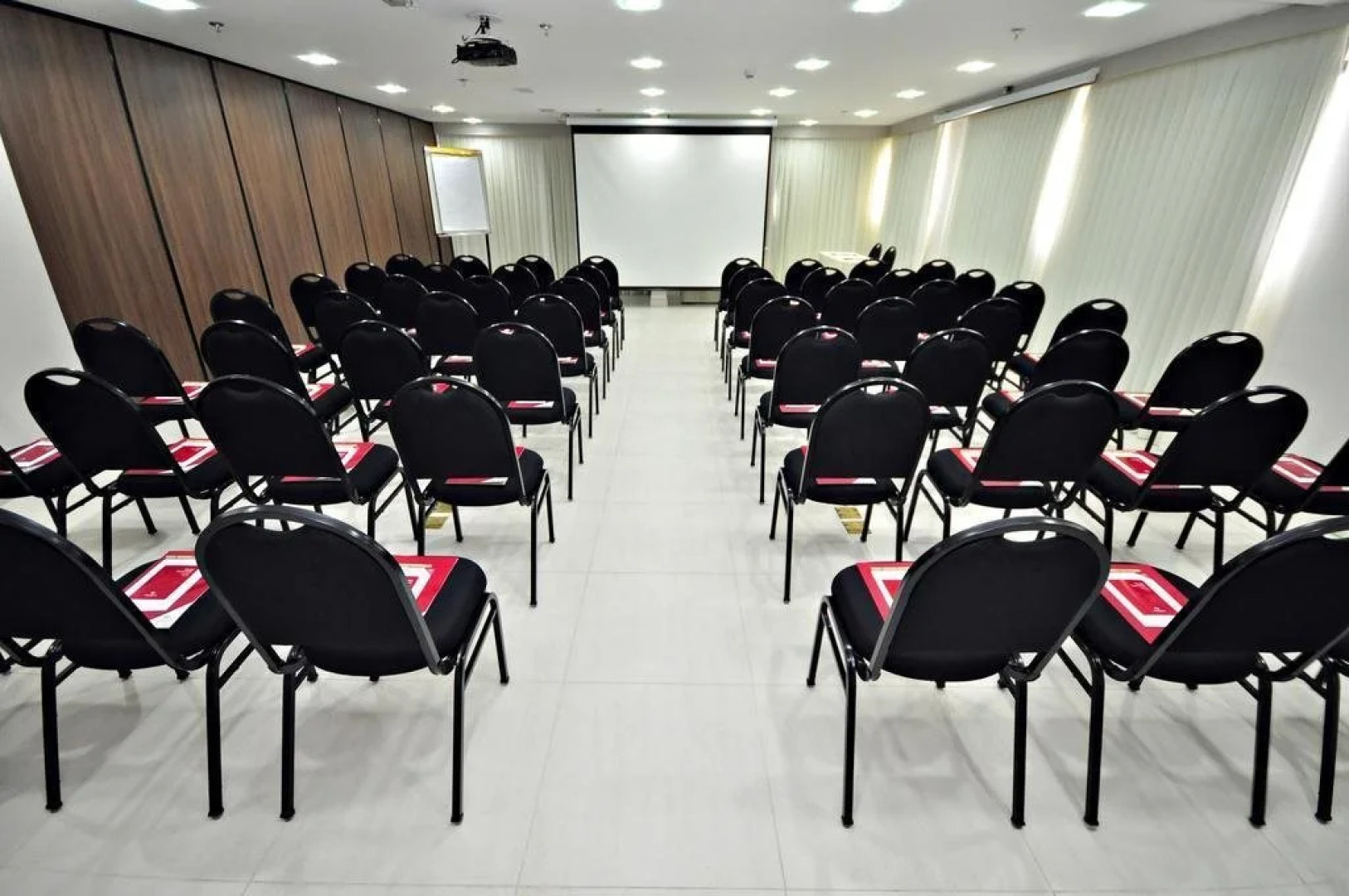 Travel Inn Diamond Hotel