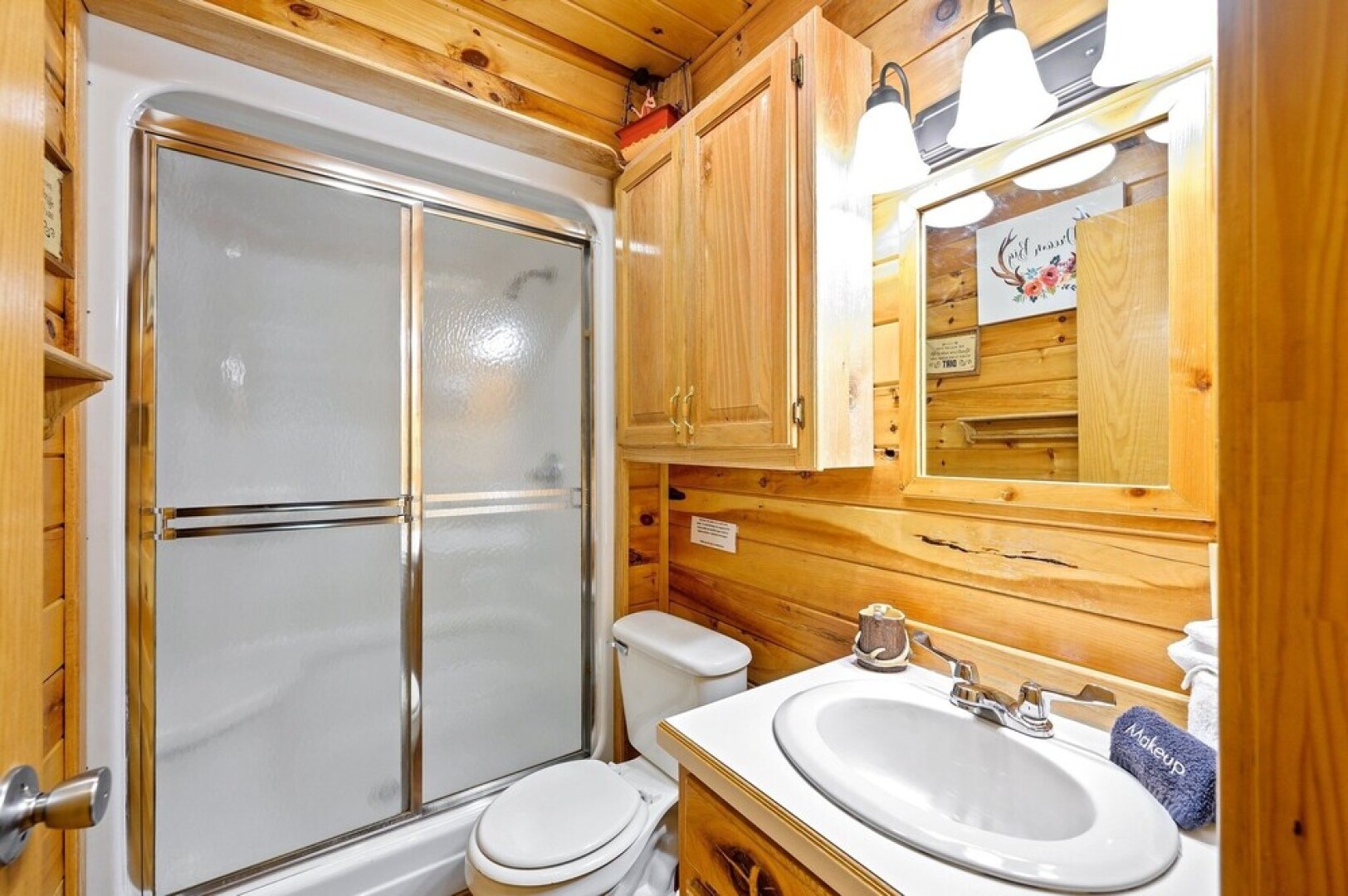 Cast Away Family Cabin with Hot Tub, Fireplace, and Kids Area by RedAwning