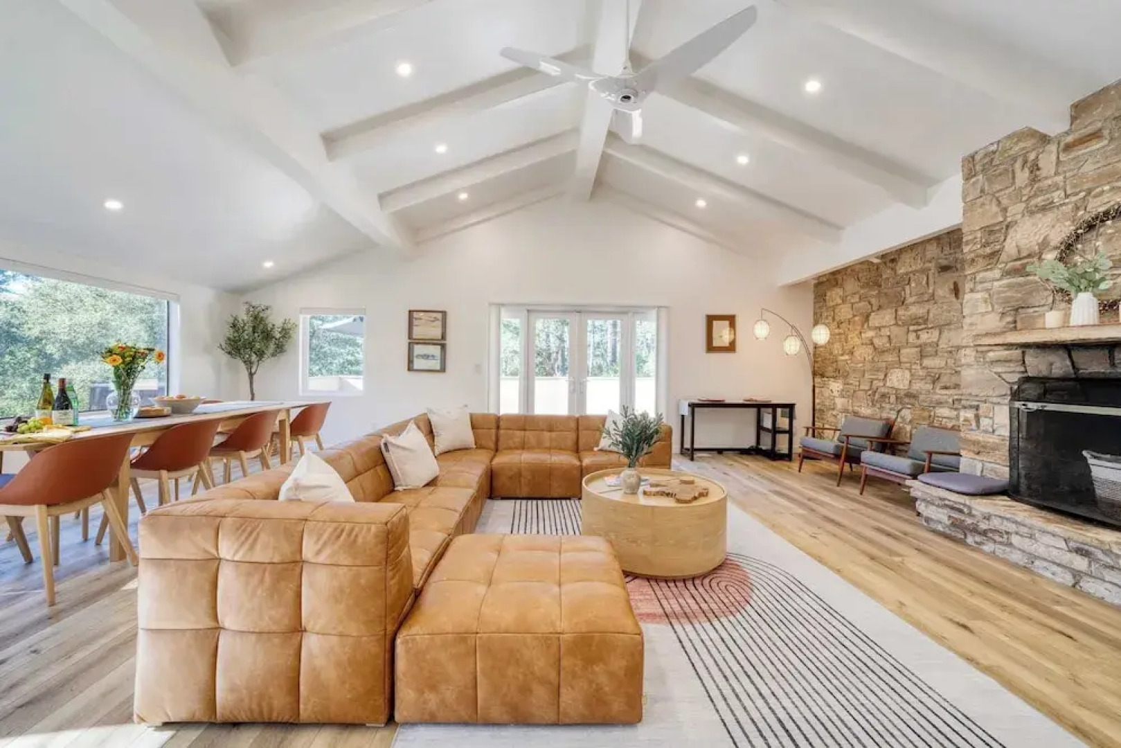 Sunridge Lookout by Avantstay Big Backyard Oasis + Patio, Central Location