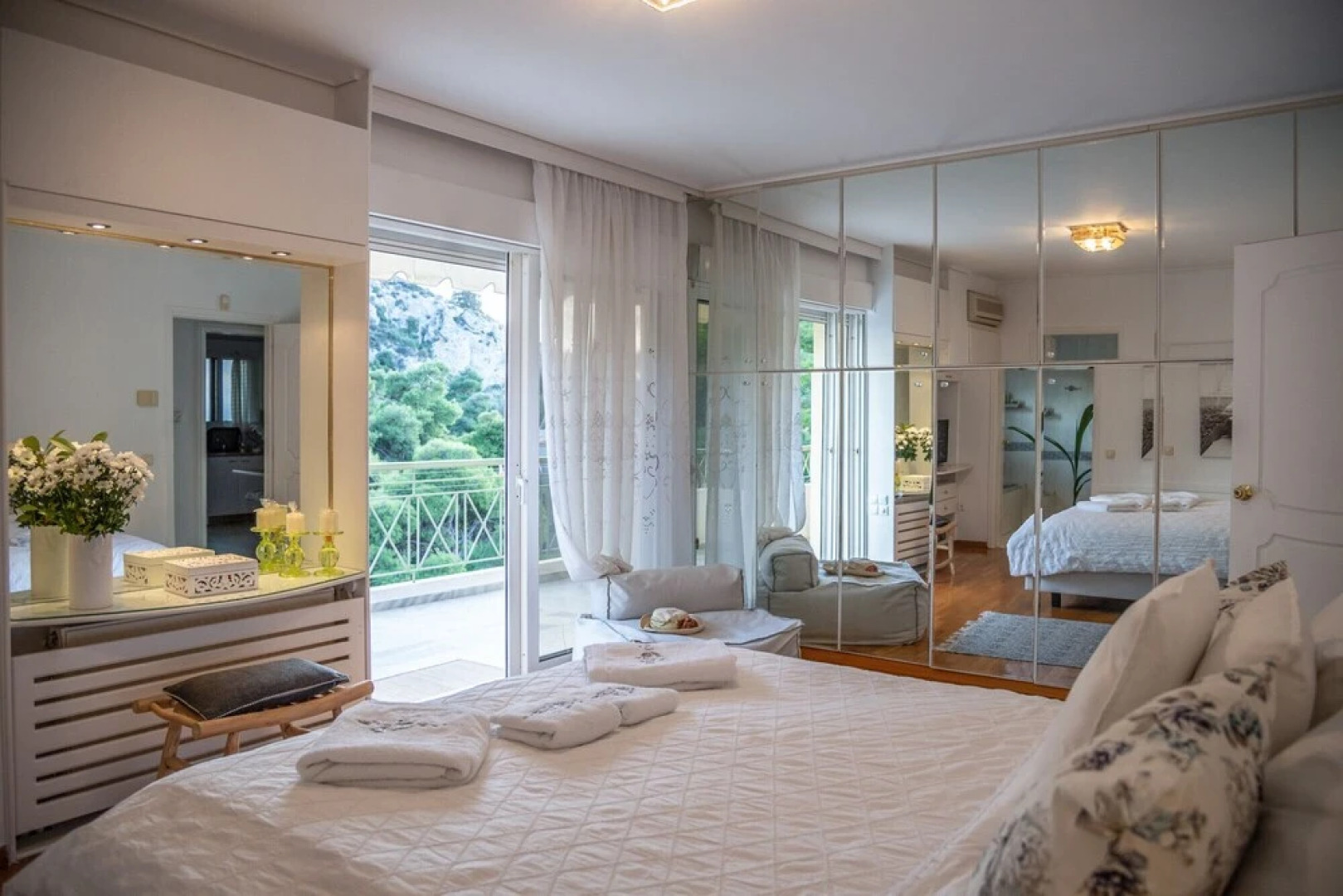 Vouliagmeni luxury Seaview apartment