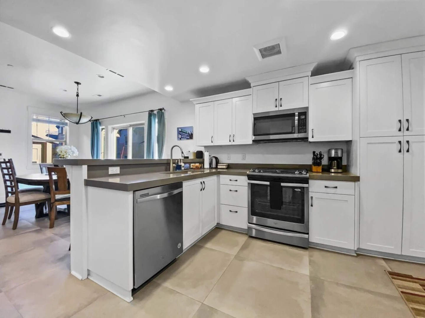 High Meadow Retreat 3 Bedroom Townhouse by Redawning