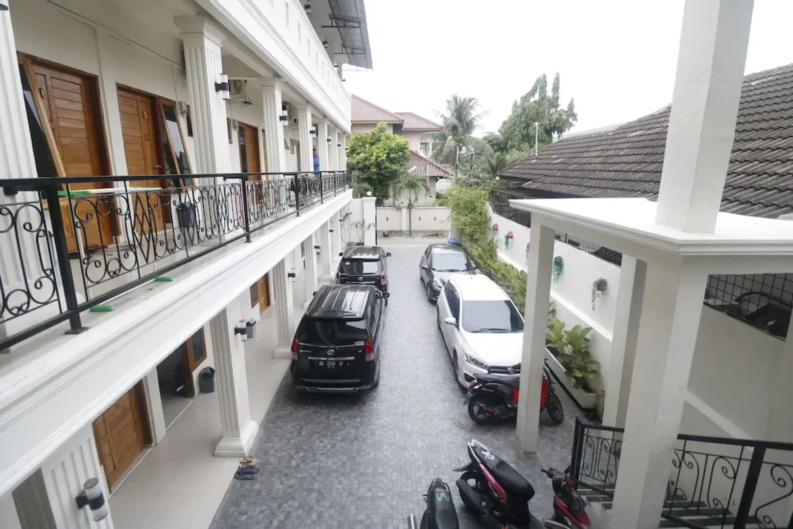 RedDoorz near Plaza Medan Fair