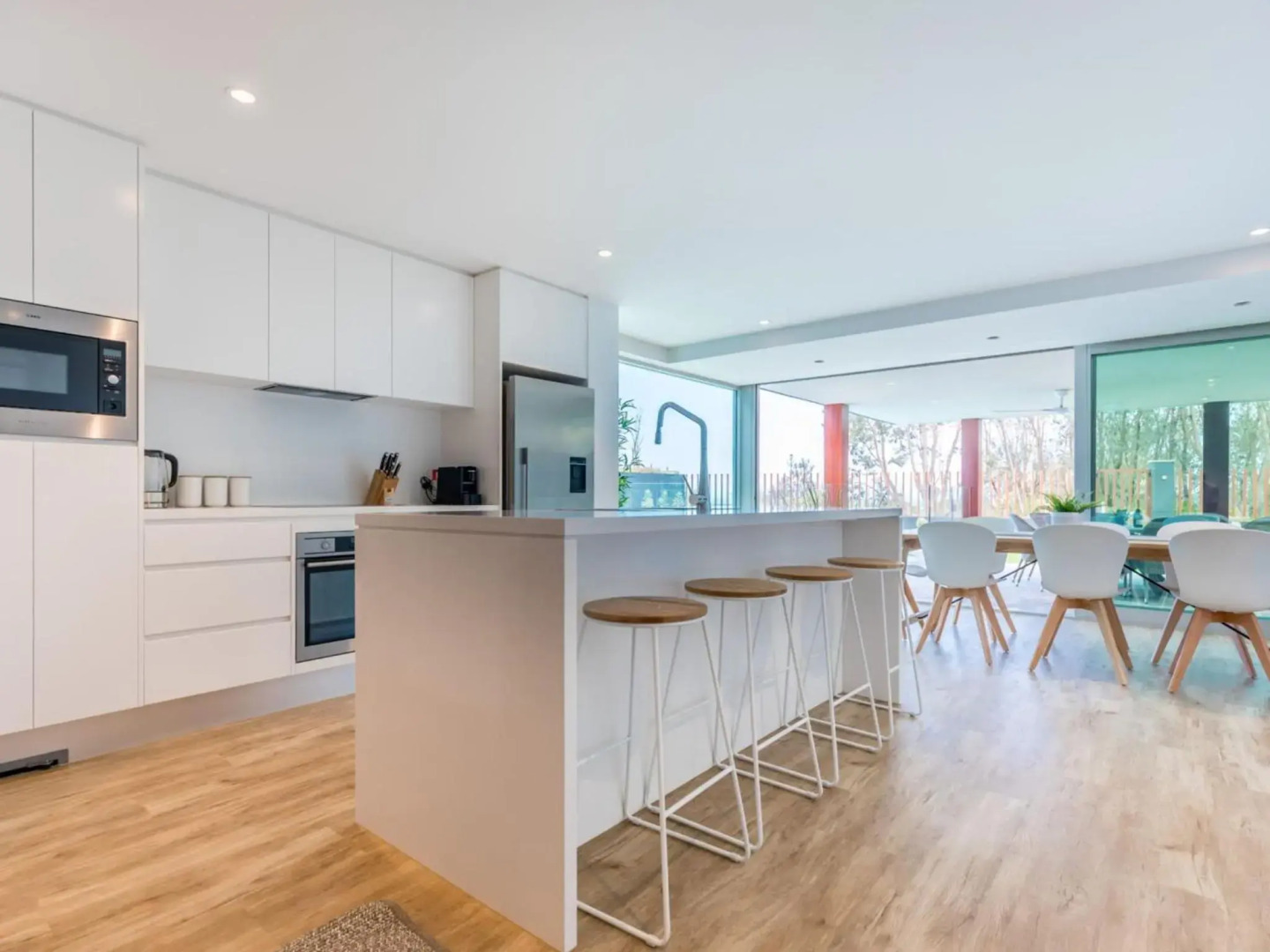 Vukeville, Vincentia - 4pm check out Sundays, except Peak Season