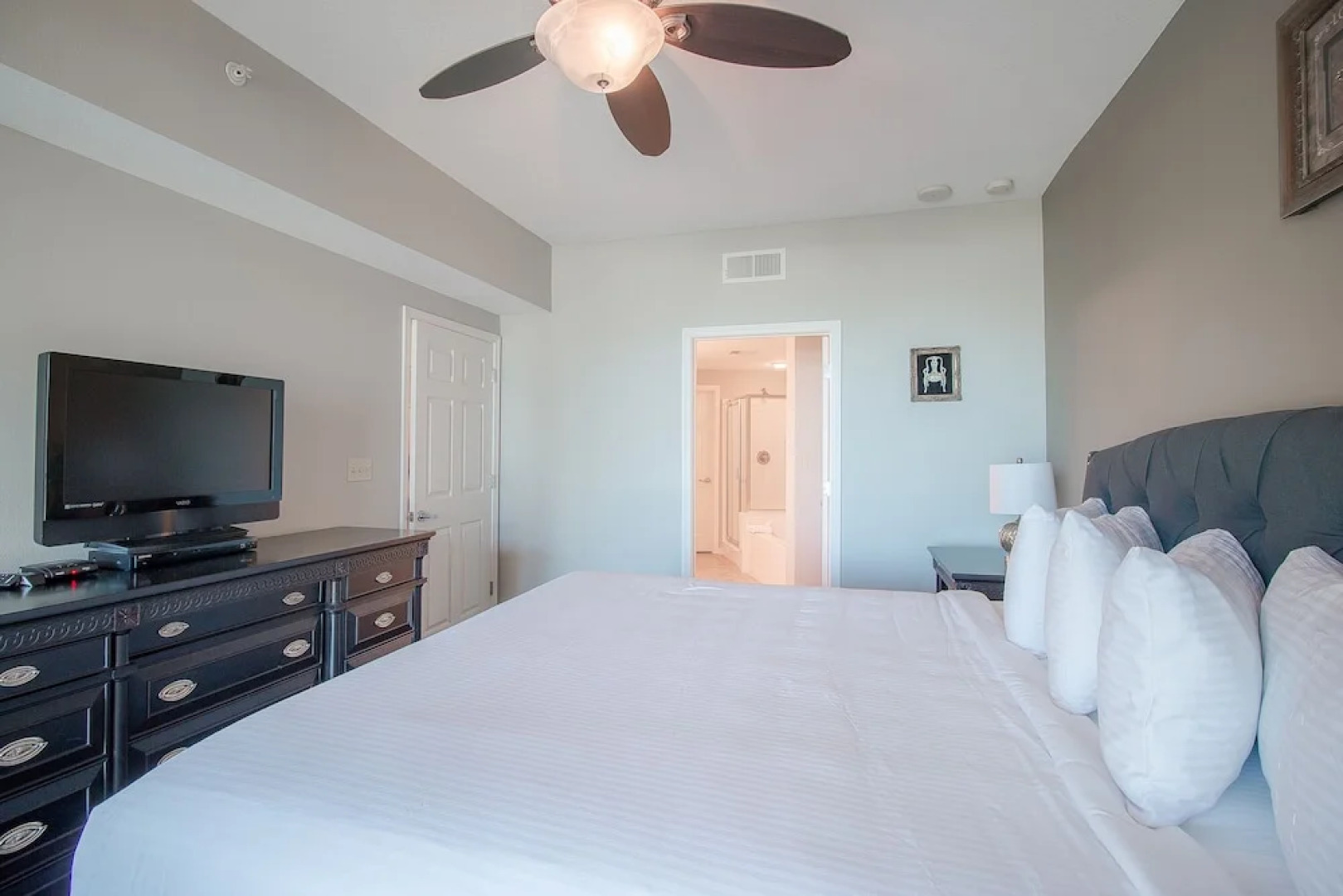 Legacy Towers-Legacy I 207