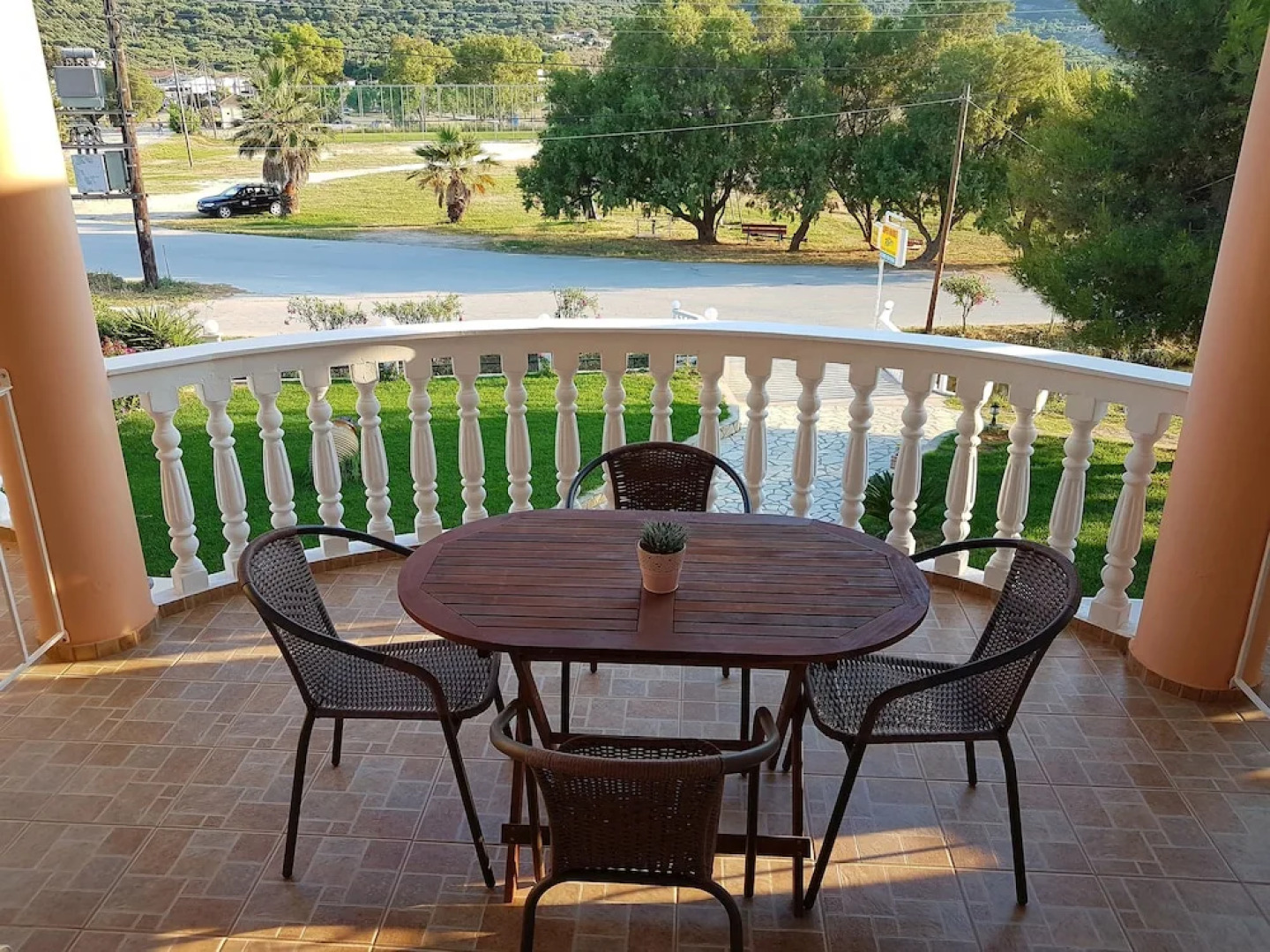 Marathon Studios &Apartments