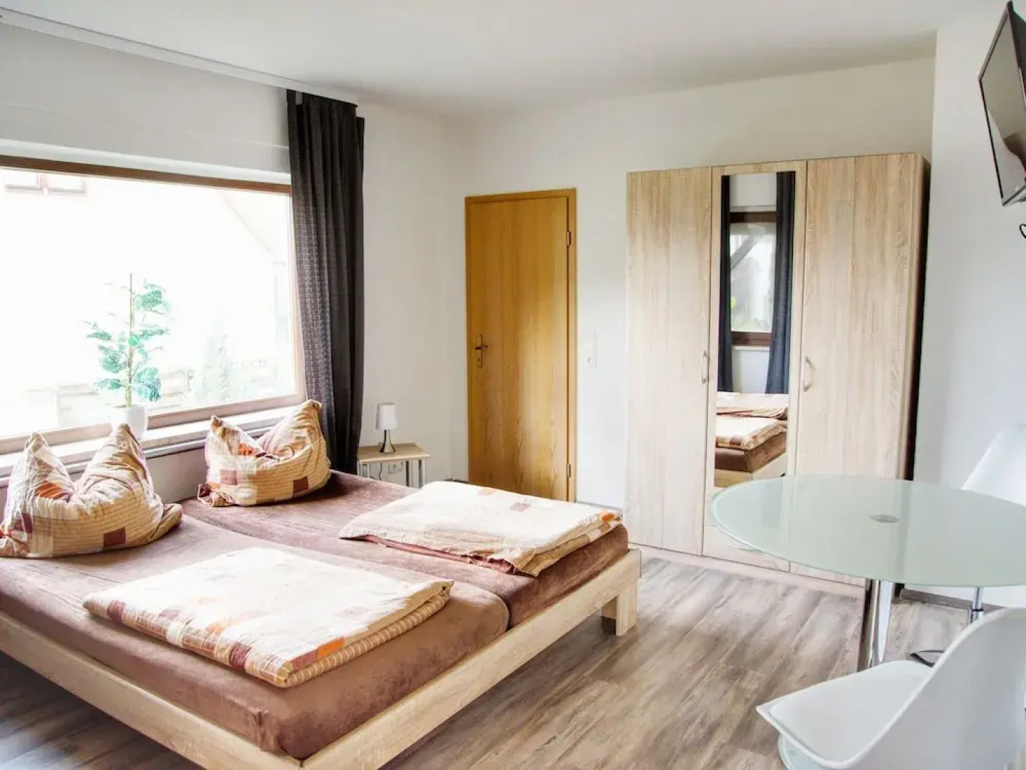 Ground-floor Apartment With Terrace and Large Garden With Lounge Area and Grill